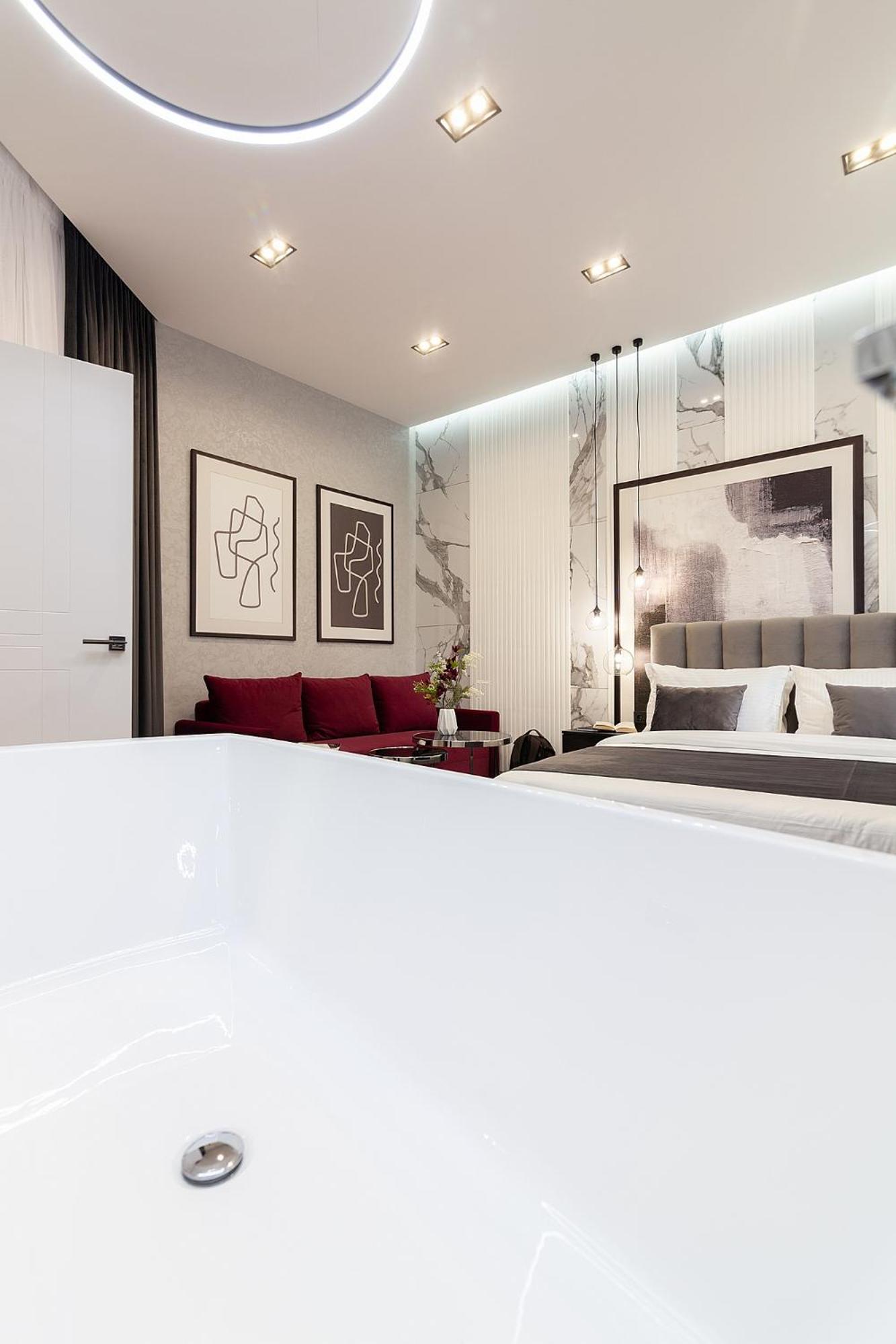 Lovely apartment on Drahomanova street view 5