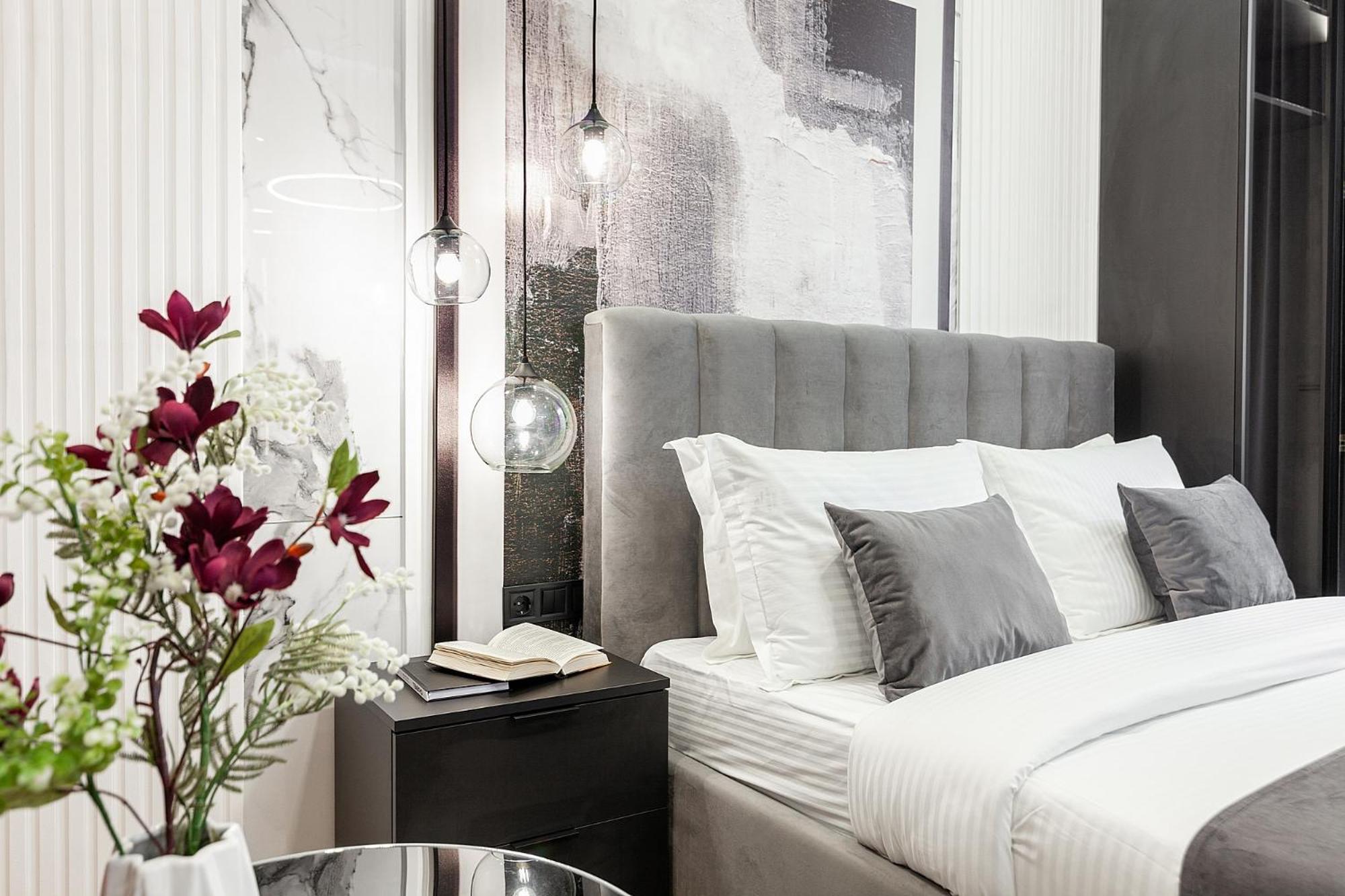 Lovely apartment on Drahomanova street view 4