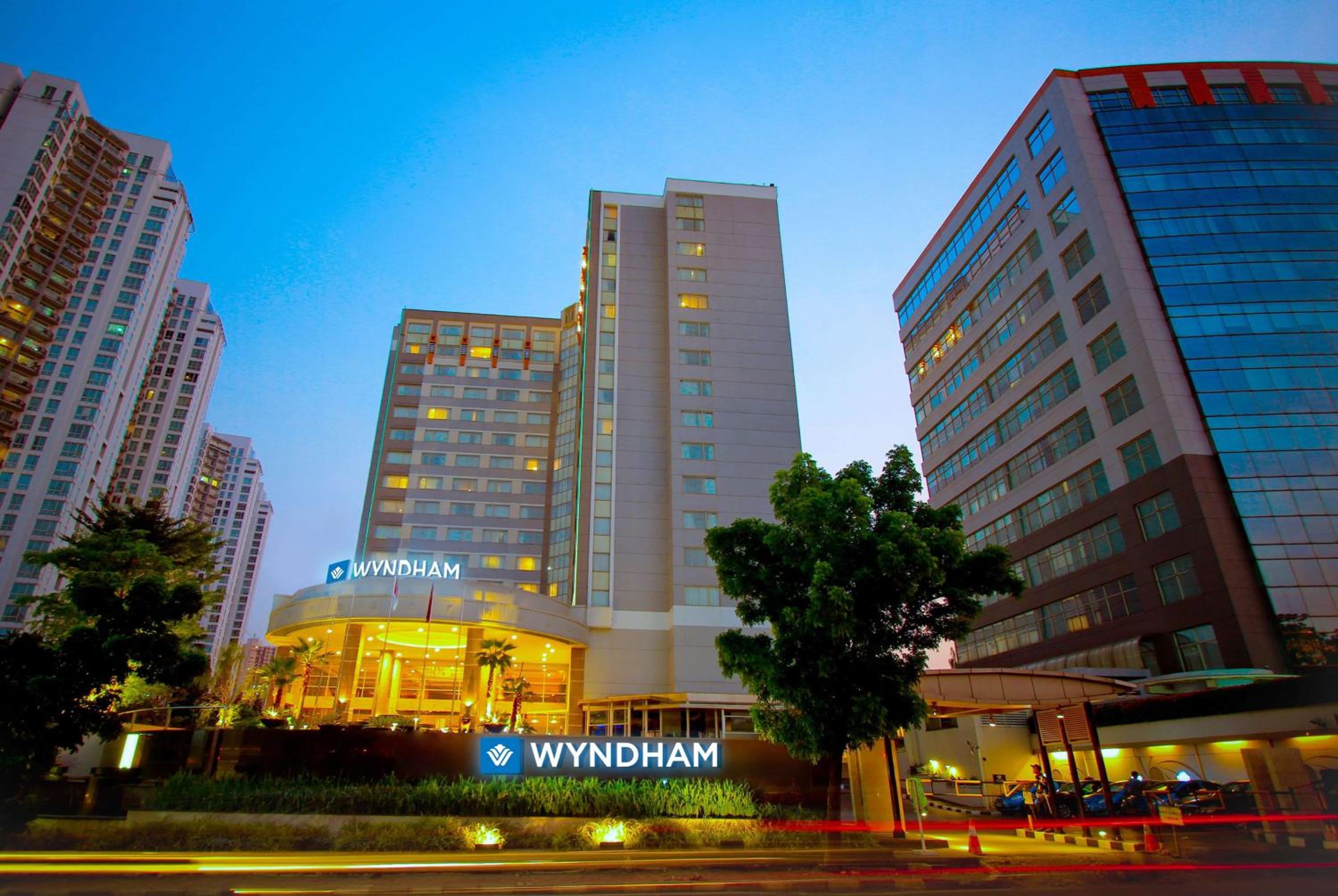 Hotel Wyndham Casablanca Jakarta - Image 1