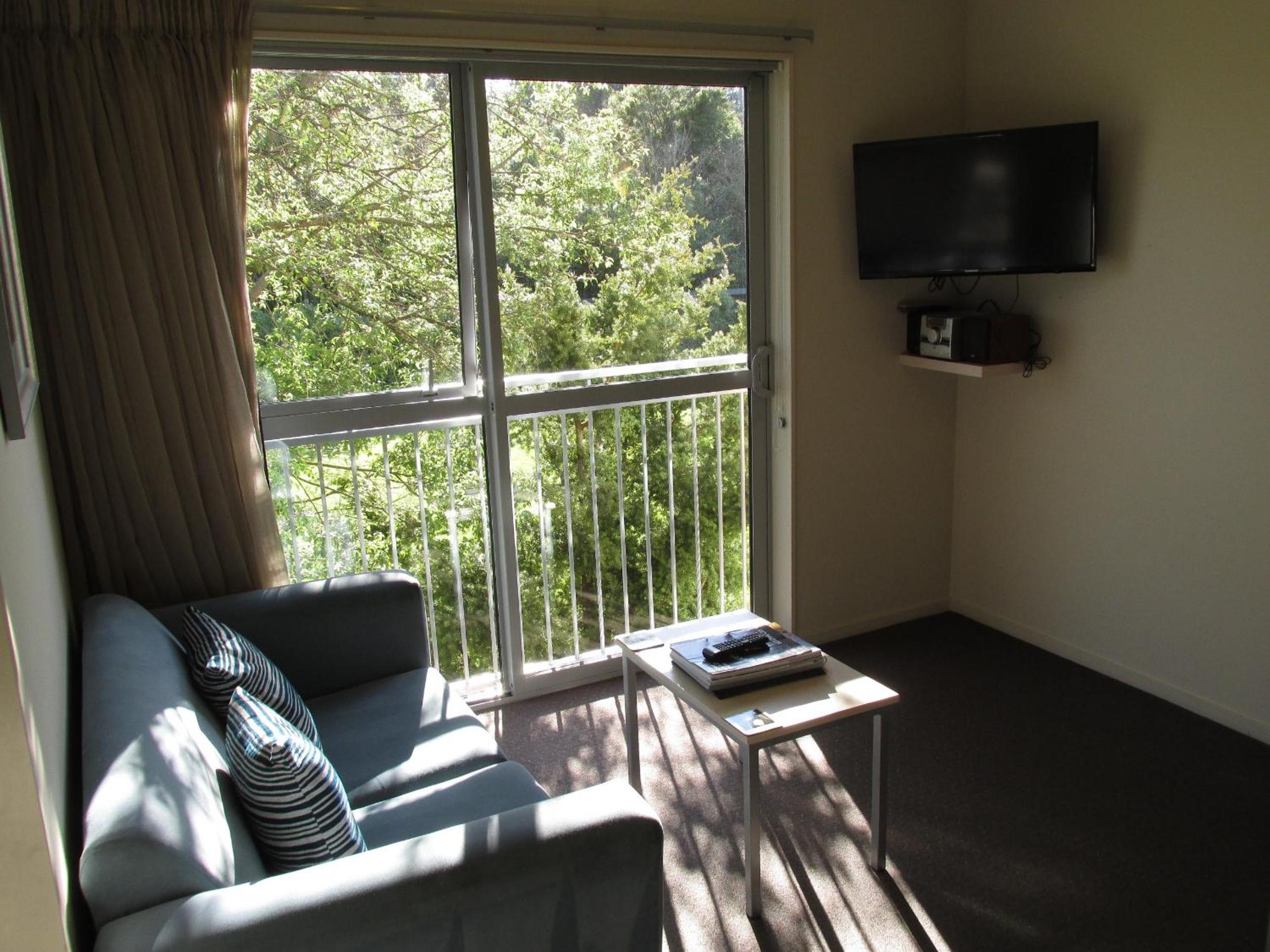 166 Majestic Court Motel