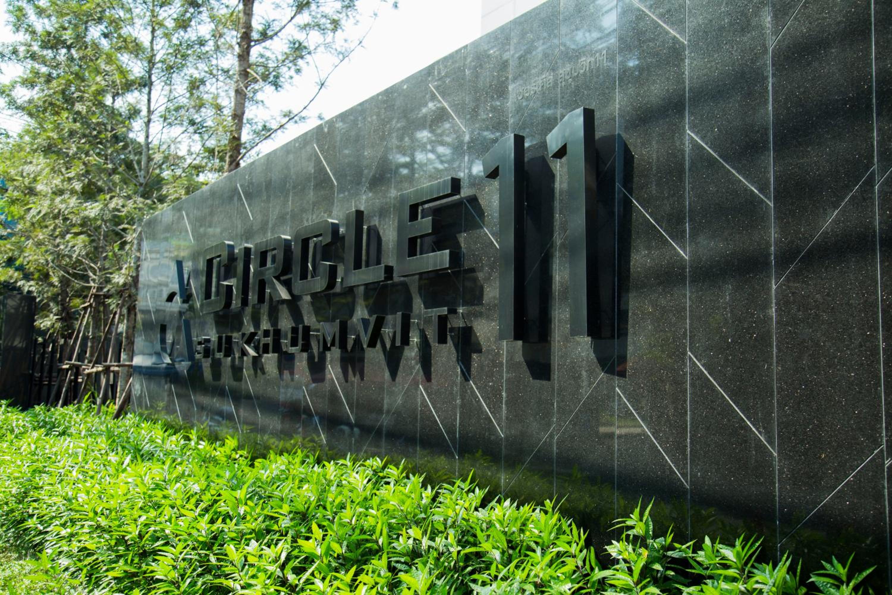 Sukhumvit 11#Luxury#Pool#Gym#BTS Nana&MRT Sukhumvit#1BR#Max4ppl