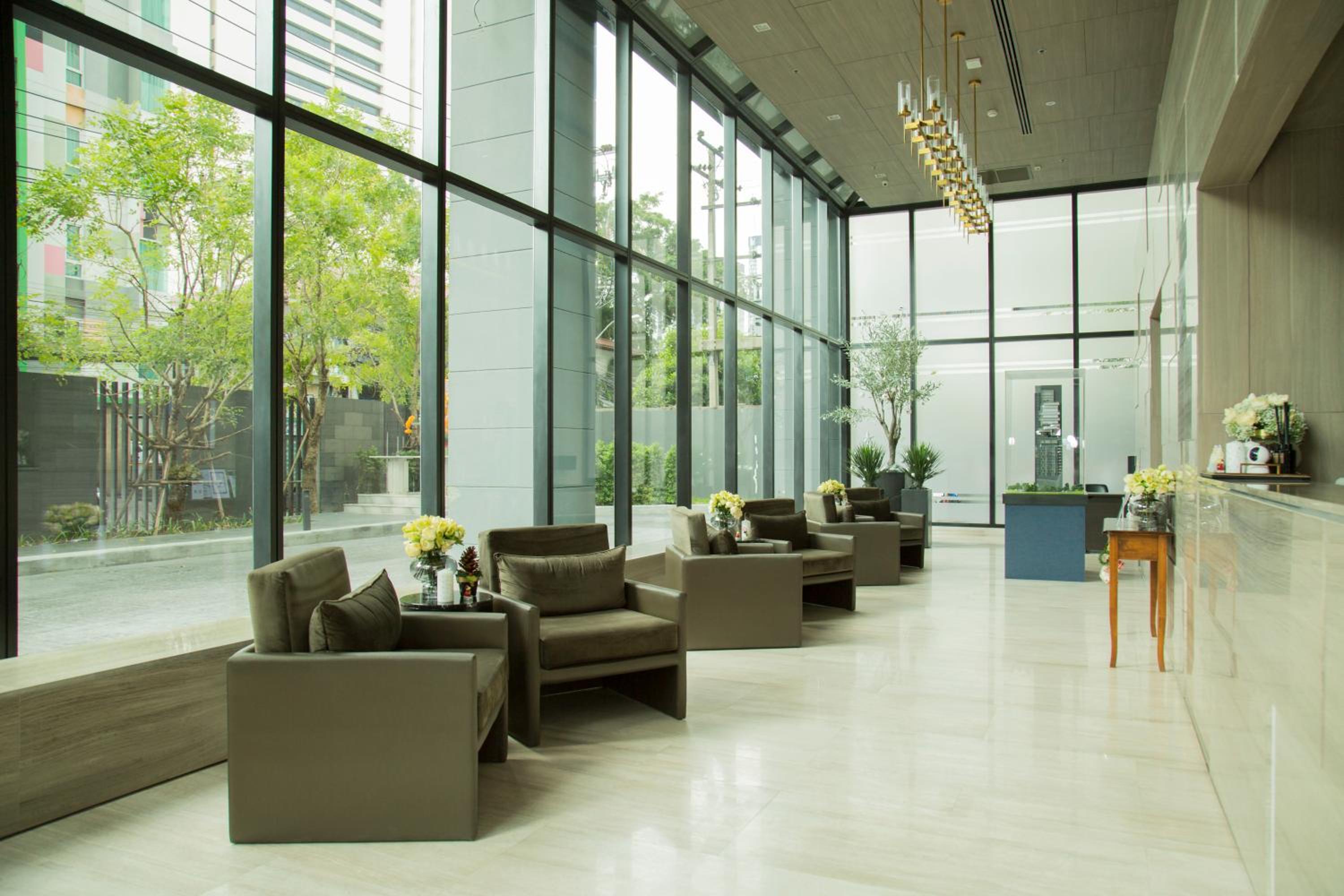 Sukhumvit 11#Luxury#Pool#Gym#BTS Nana&MRT Sukhumvit#1BR#Max4ppl