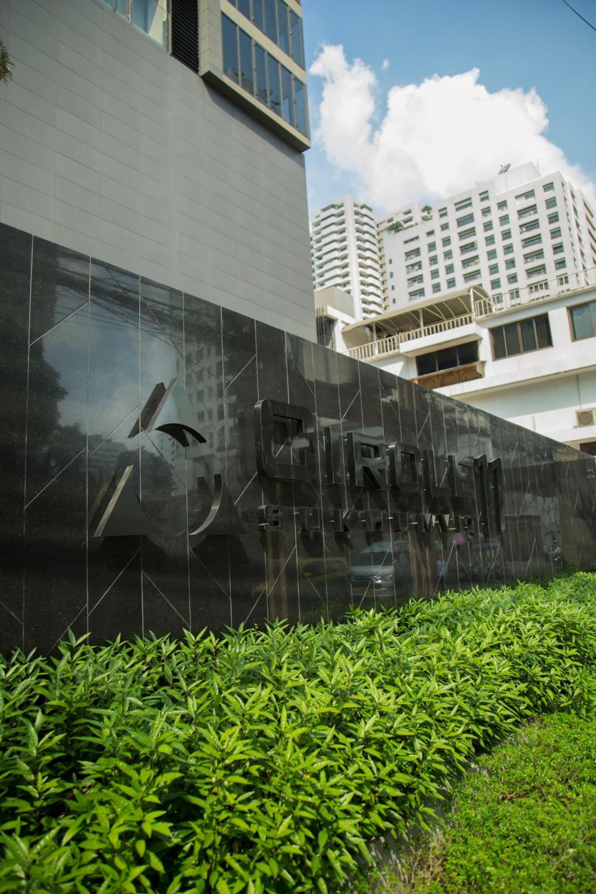 Sukhumvit 11#Luxury#Pool#Gym#BTS Nana&MRT Sukhumvit#1BR#Max4ppl
