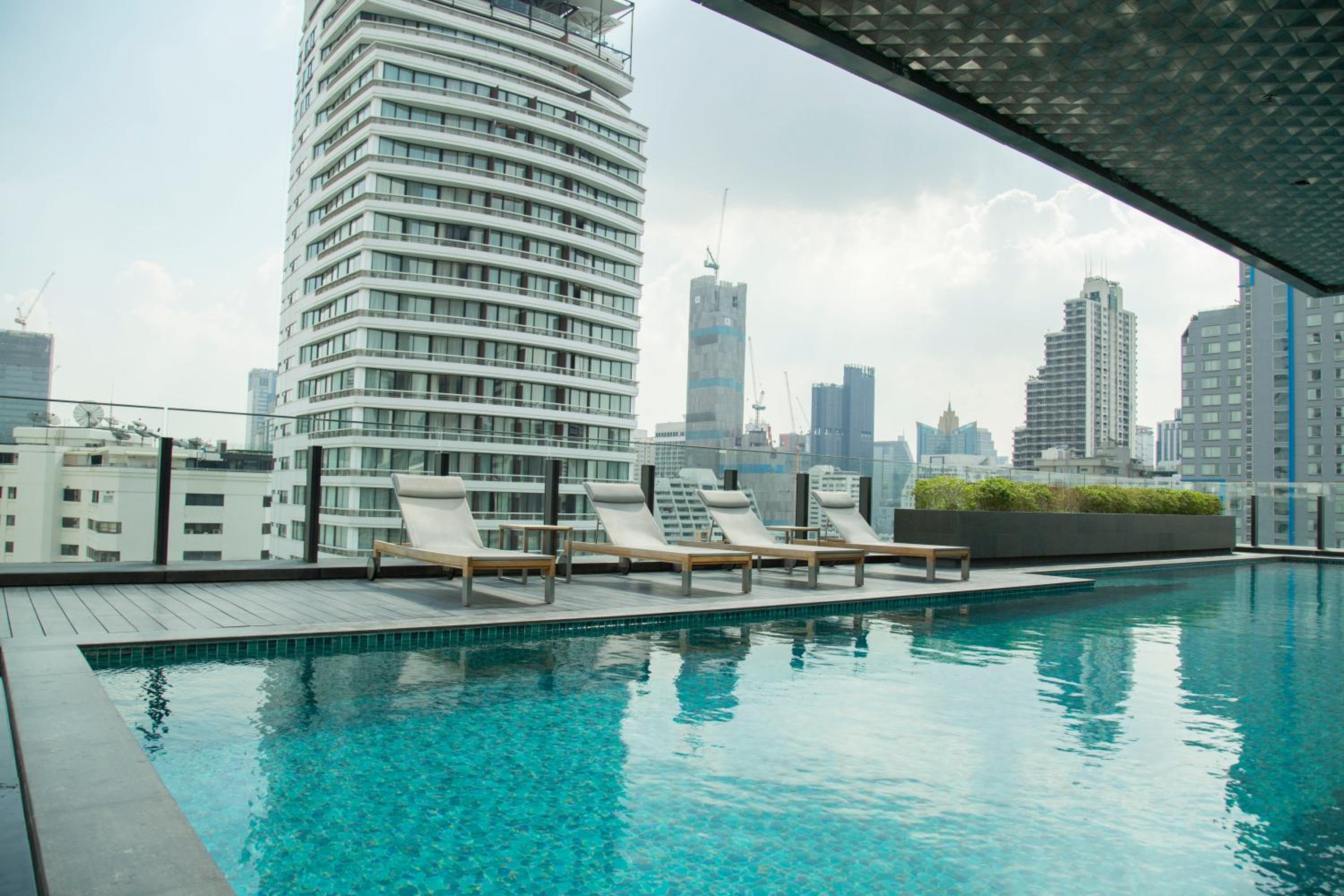 Sukhumvit 11#Luxury#Pool#Gym#BTS Nana&MRT Sukhumvit#1BR#Max4ppl