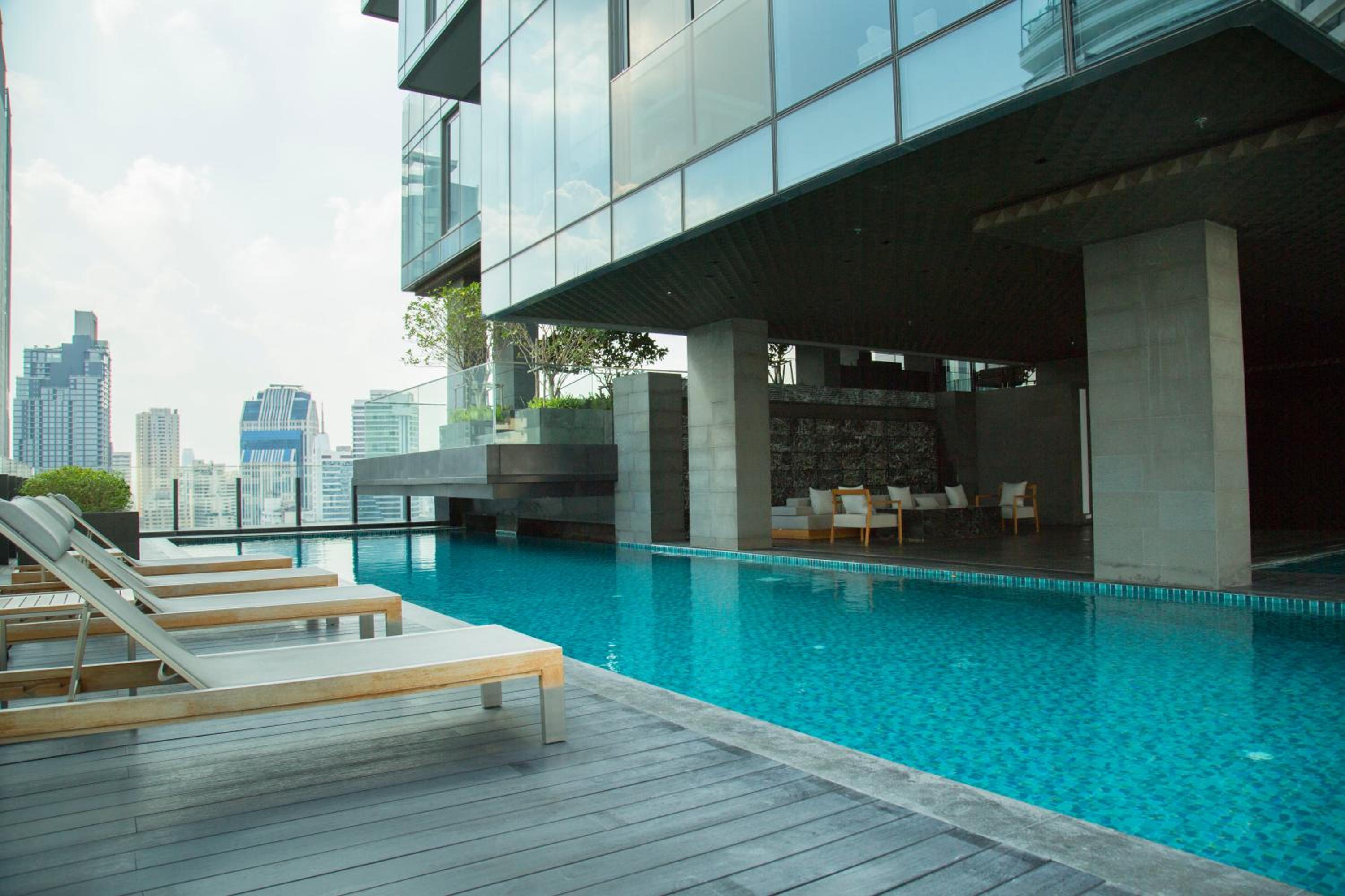 Sukhumvit 11#Luxury#Pool#Gym#BTS Nana&MRT Sukhumvit#1BR#Max4ppl
