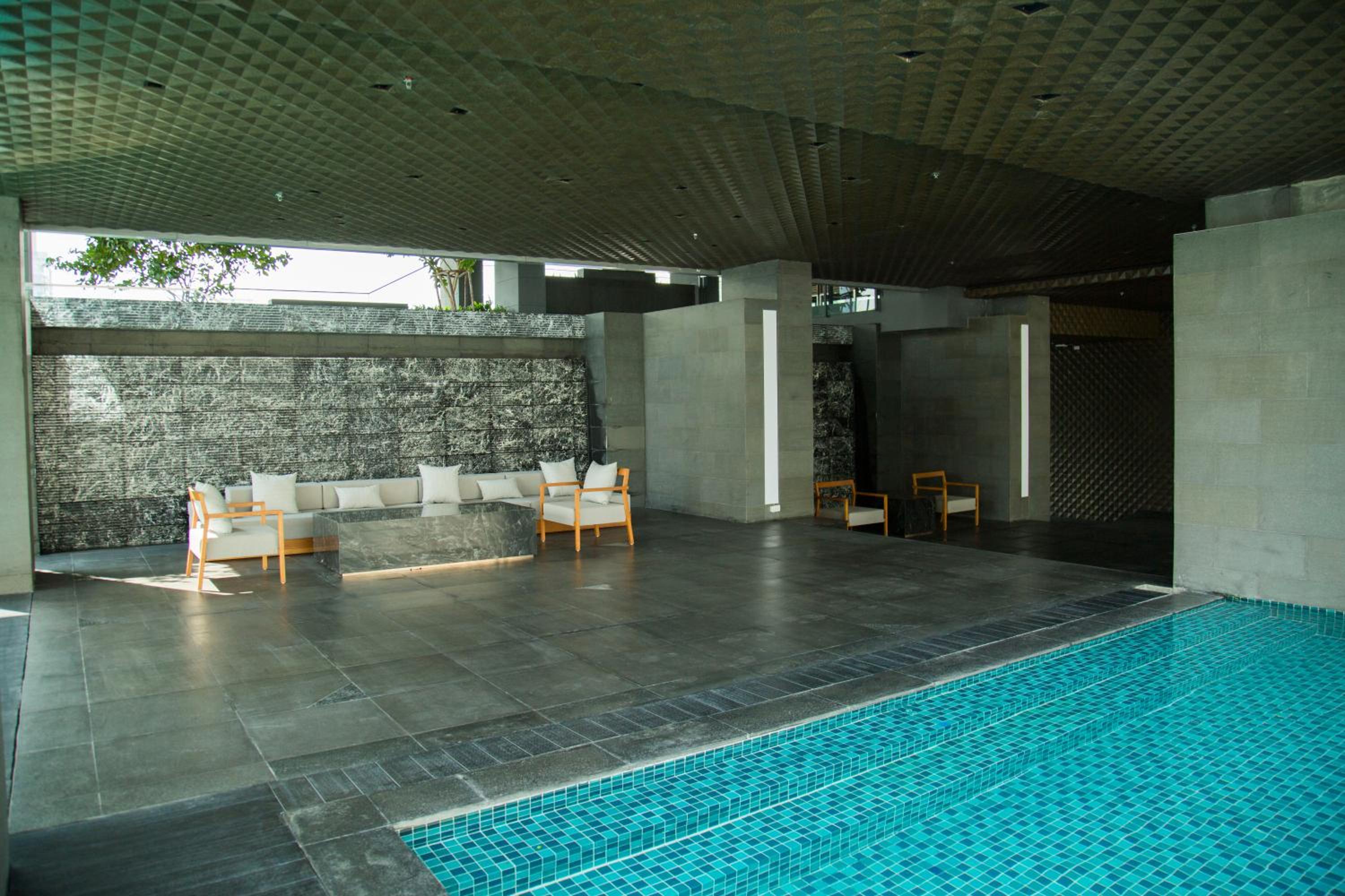 Sukhumvit 11#Luxury#Pool#Gym#BTS Nana&MRT Sukhumvit#1BR#Max4ppl