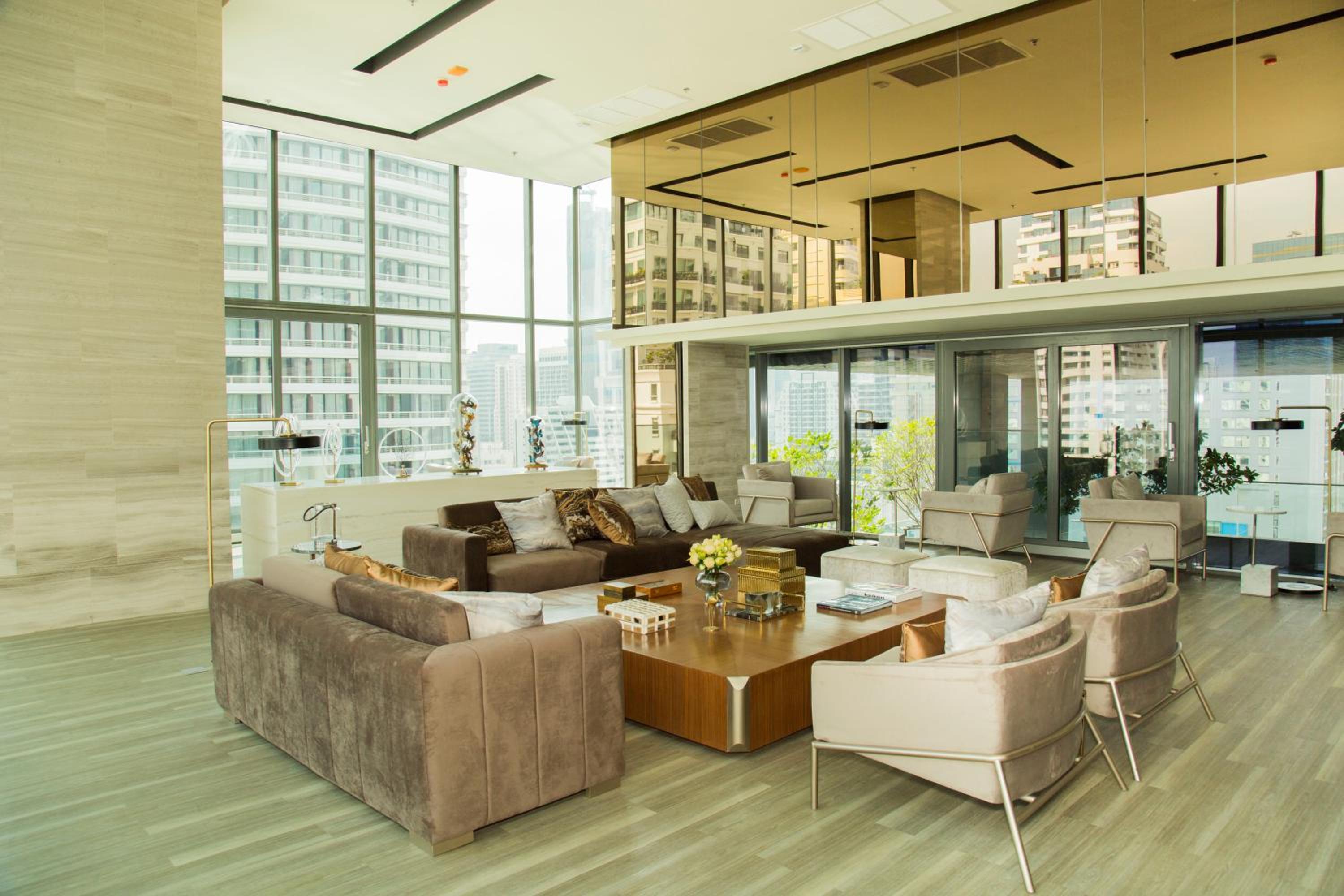 Sukhumvit 11#Luxury#Pool#Gym#BTS Nana&MRT Sukhumvit#1BR#Max4ppl