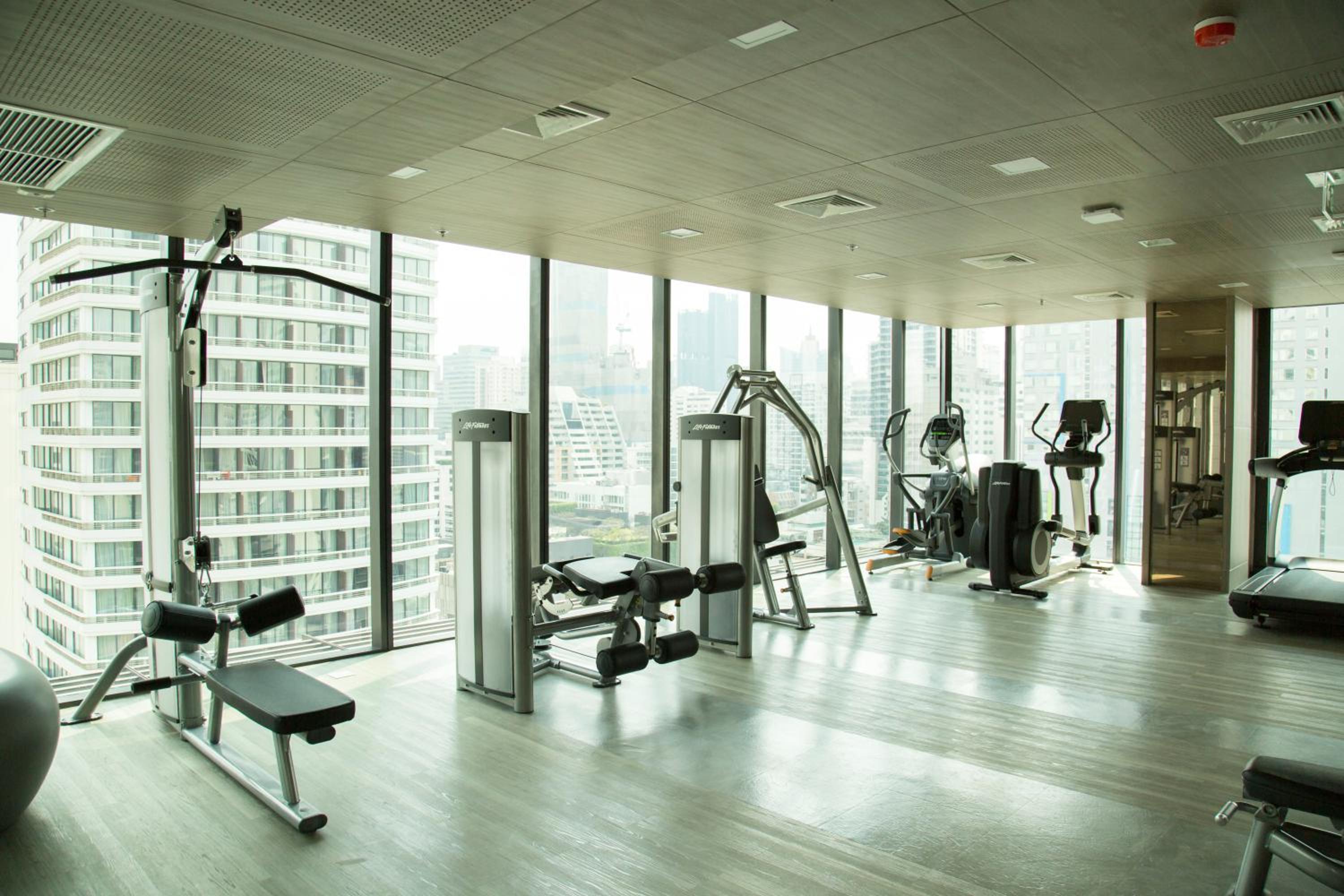 Sukhumvit 11#Luxury#Pool#Gym#BTS Nana&MRT Sukhumvit#1BR#Max4ppl