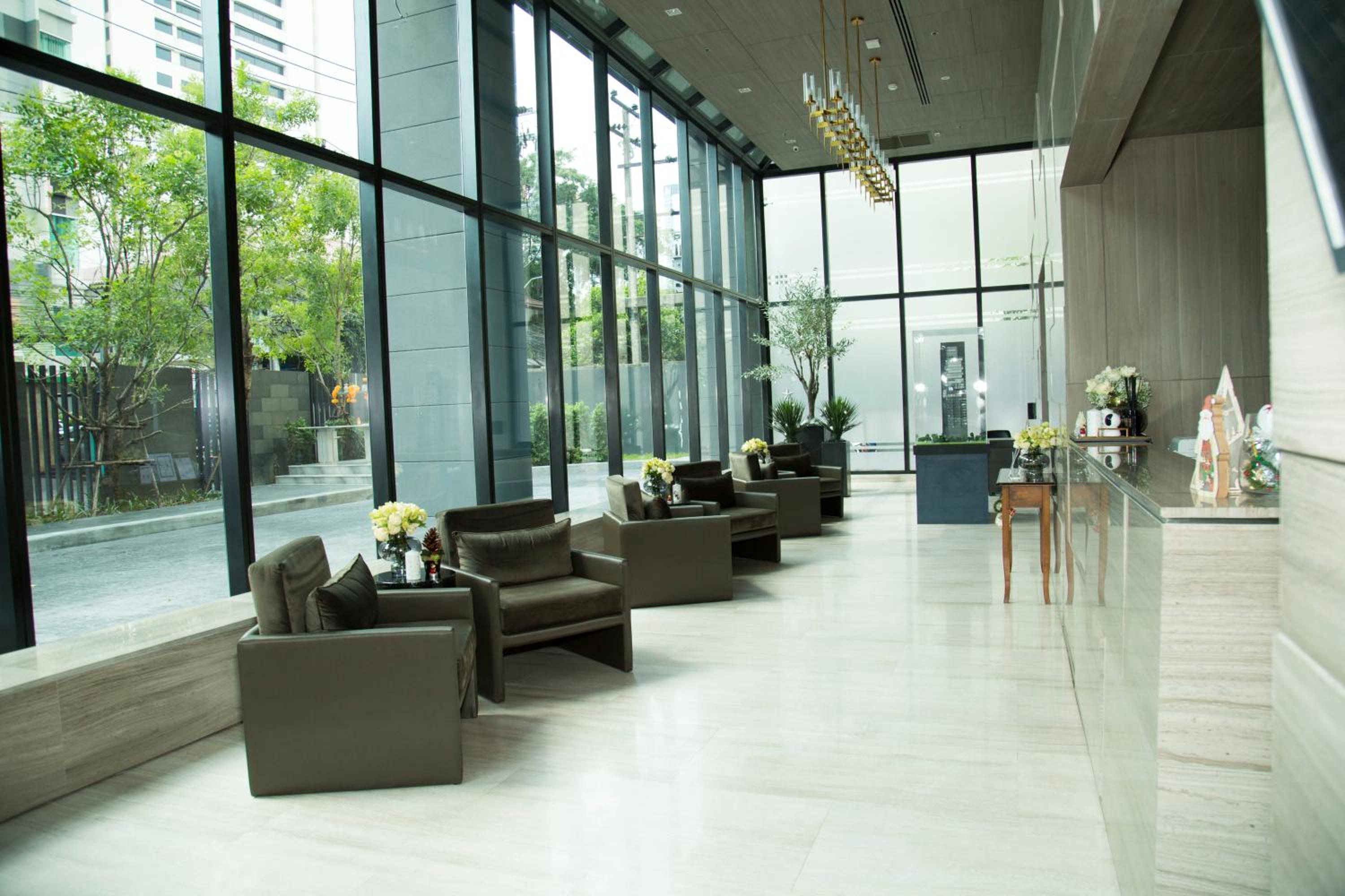Sukhumvit 11#Luxury#Pool#Gym#BTS Nana&MRT Sukhumvit#1BR#Max4ppl
