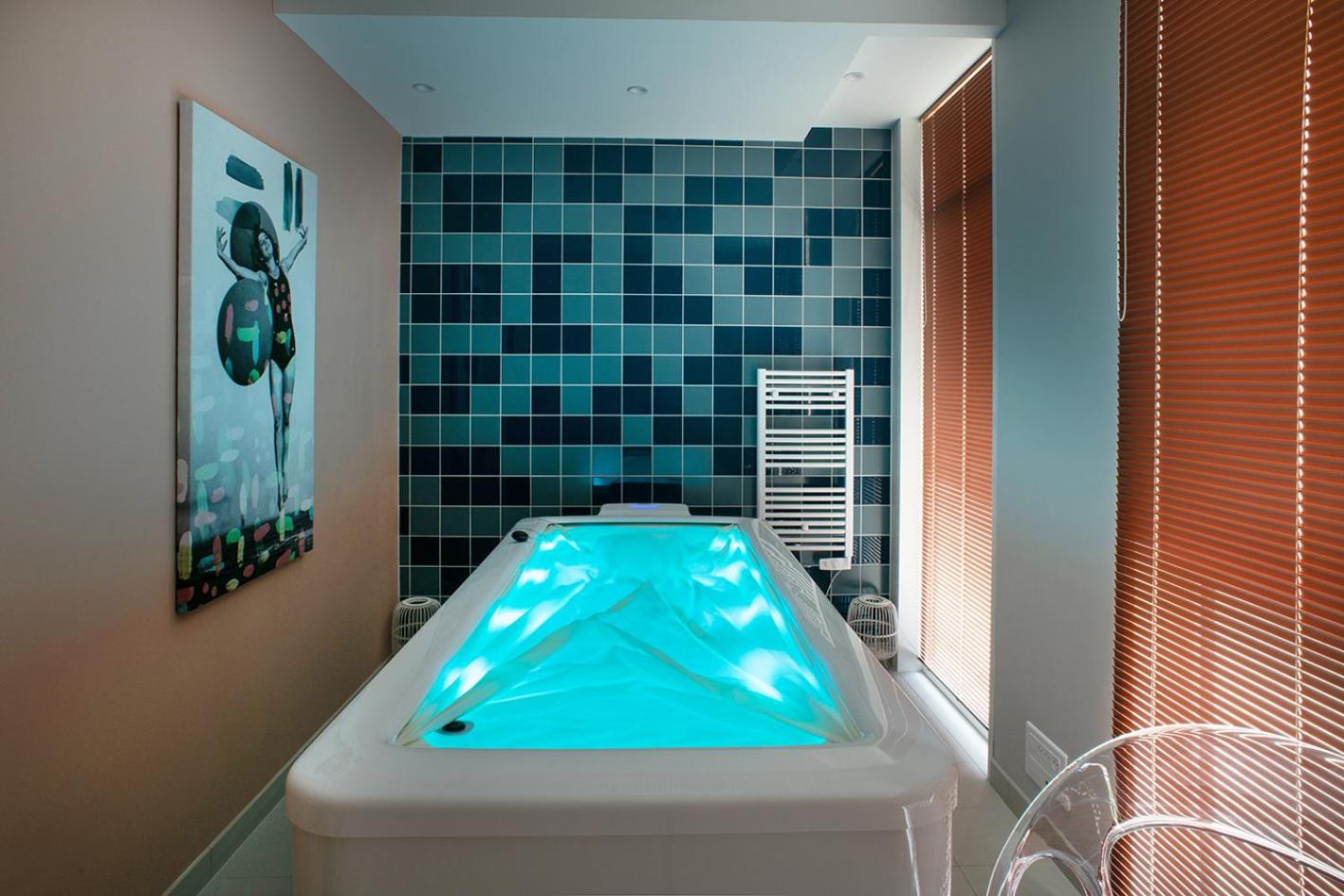 Jacuzzi