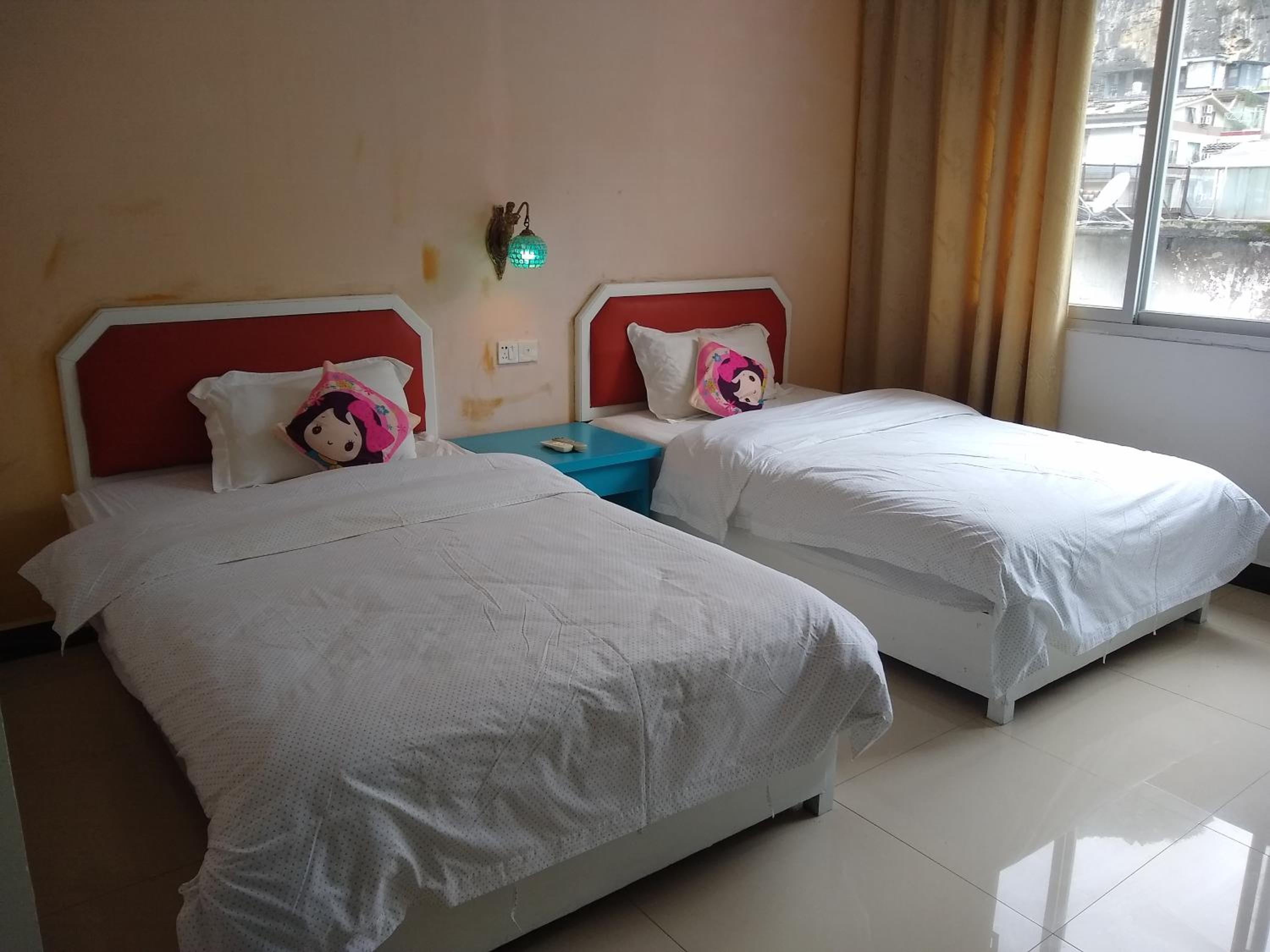 Yangshuo How Flowers Hostel & Party Coliving Coworking Nomads