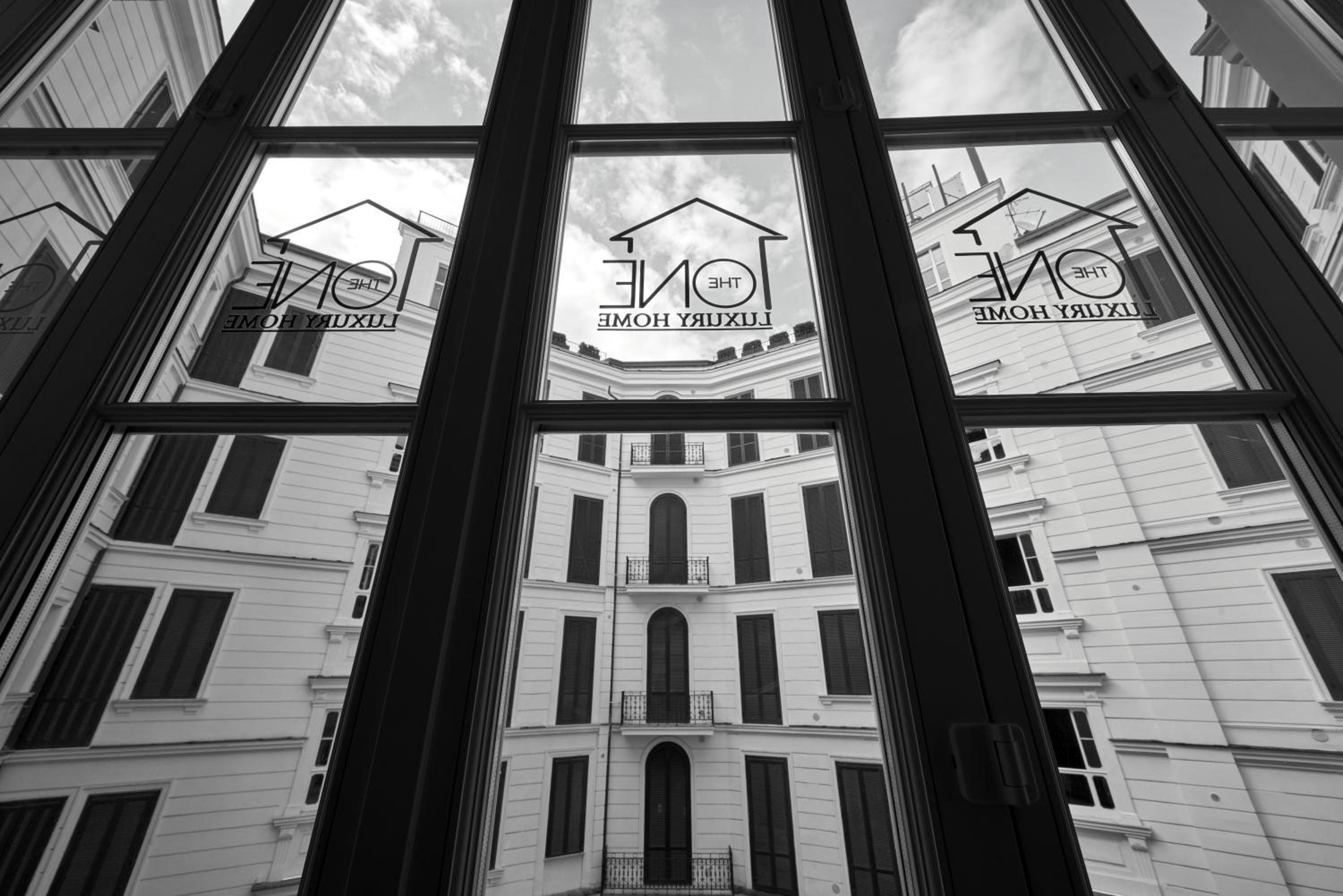 The One Napoli Luxury Apartment