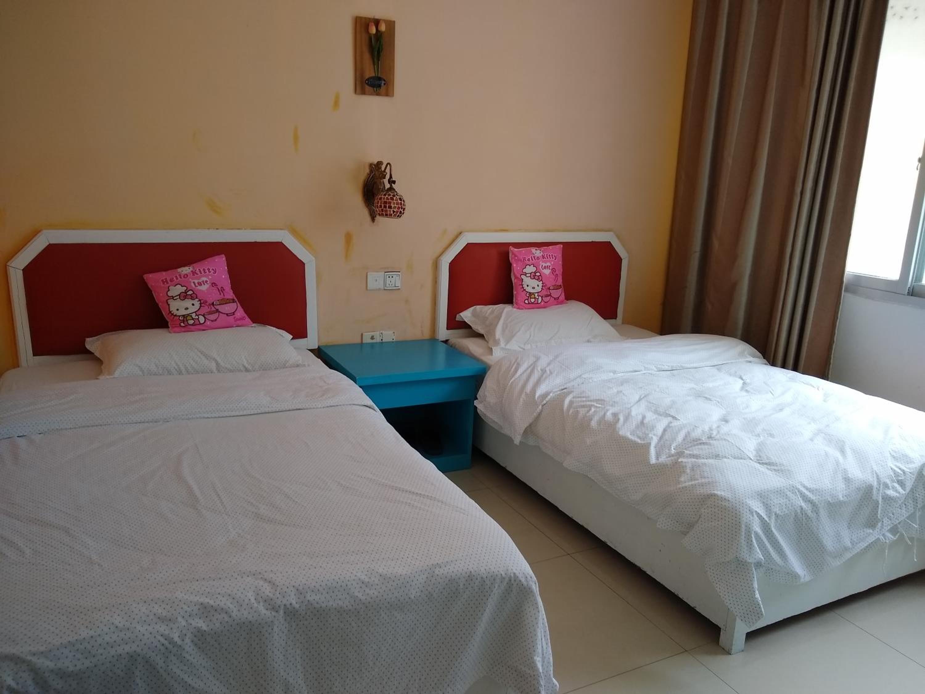 Yangshuo How Flowers Hostel & Party Coliving Coworking Nomads