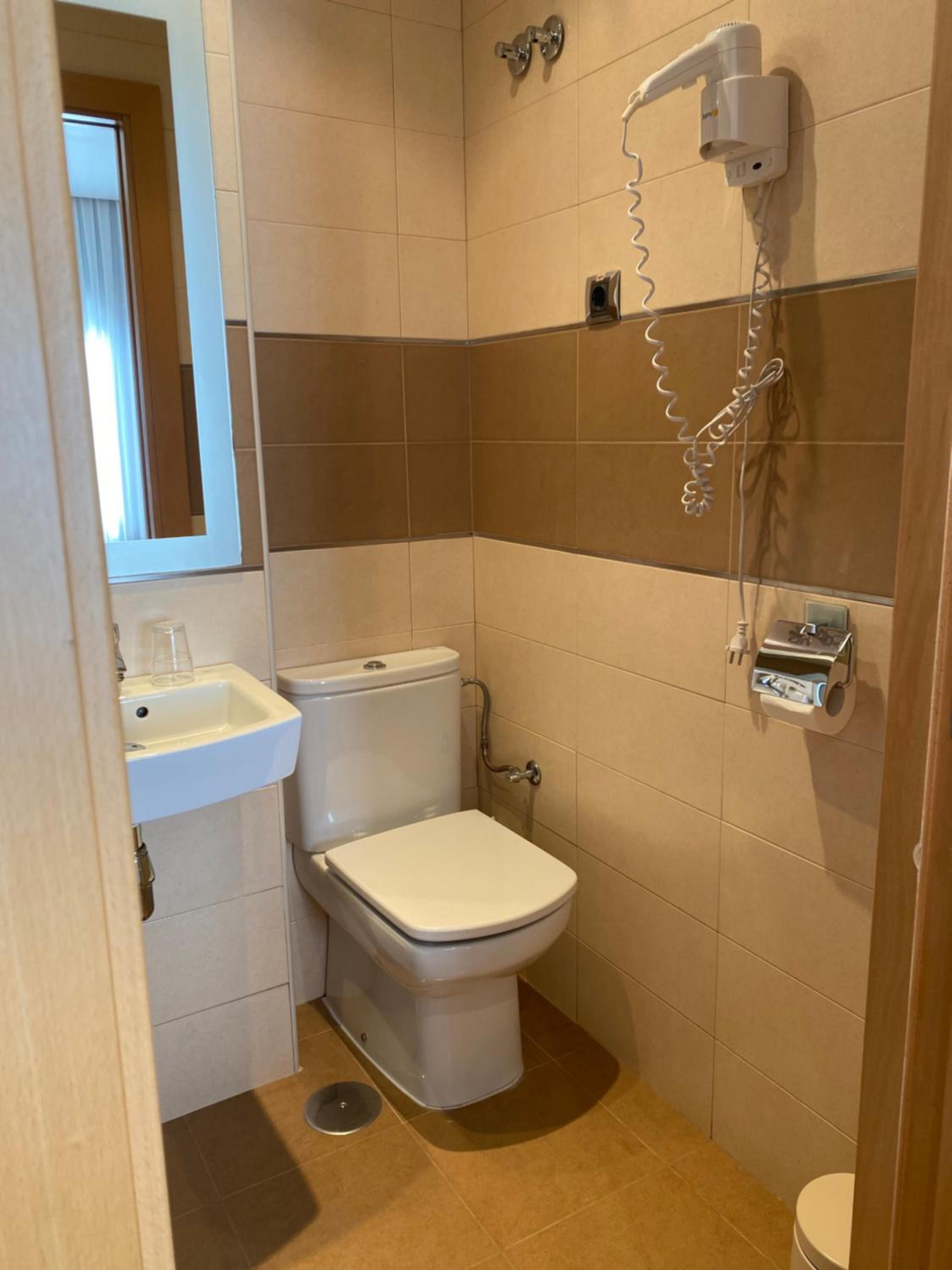 Hostal Abami II - Image 5