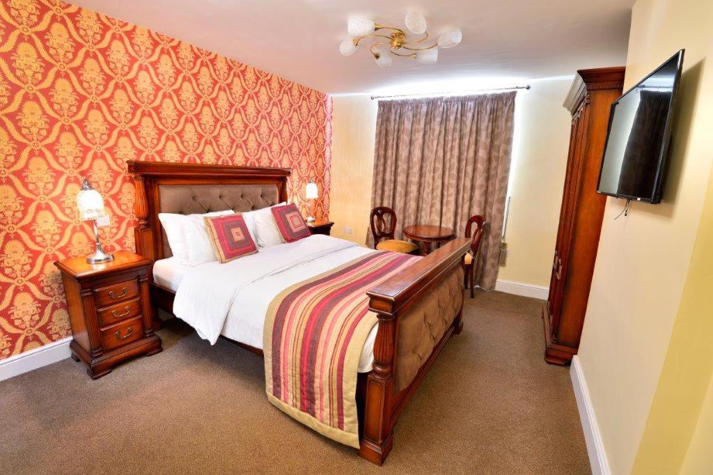 The Crown Hotel
