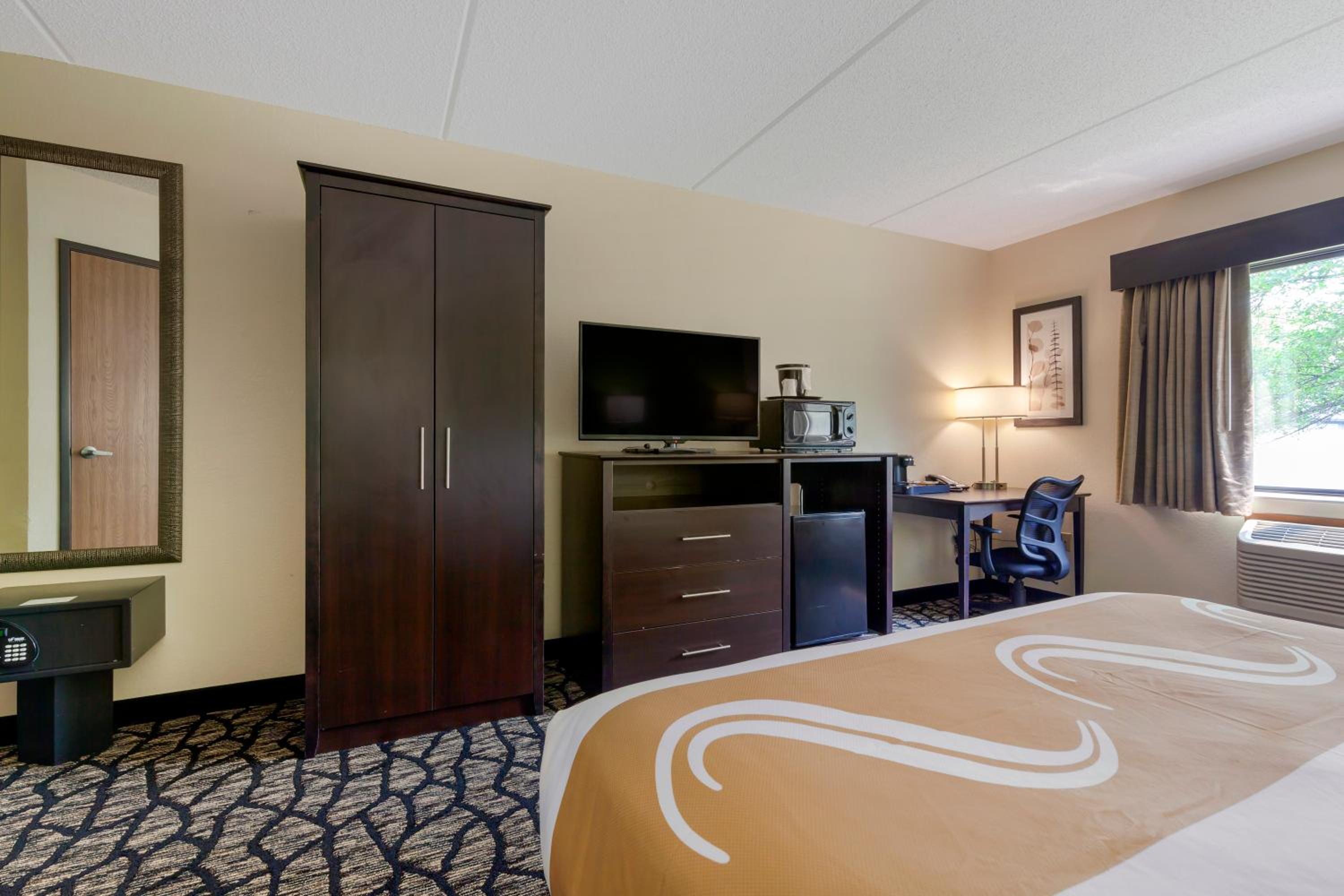 Quality Inn Oshkosh Aviation Park