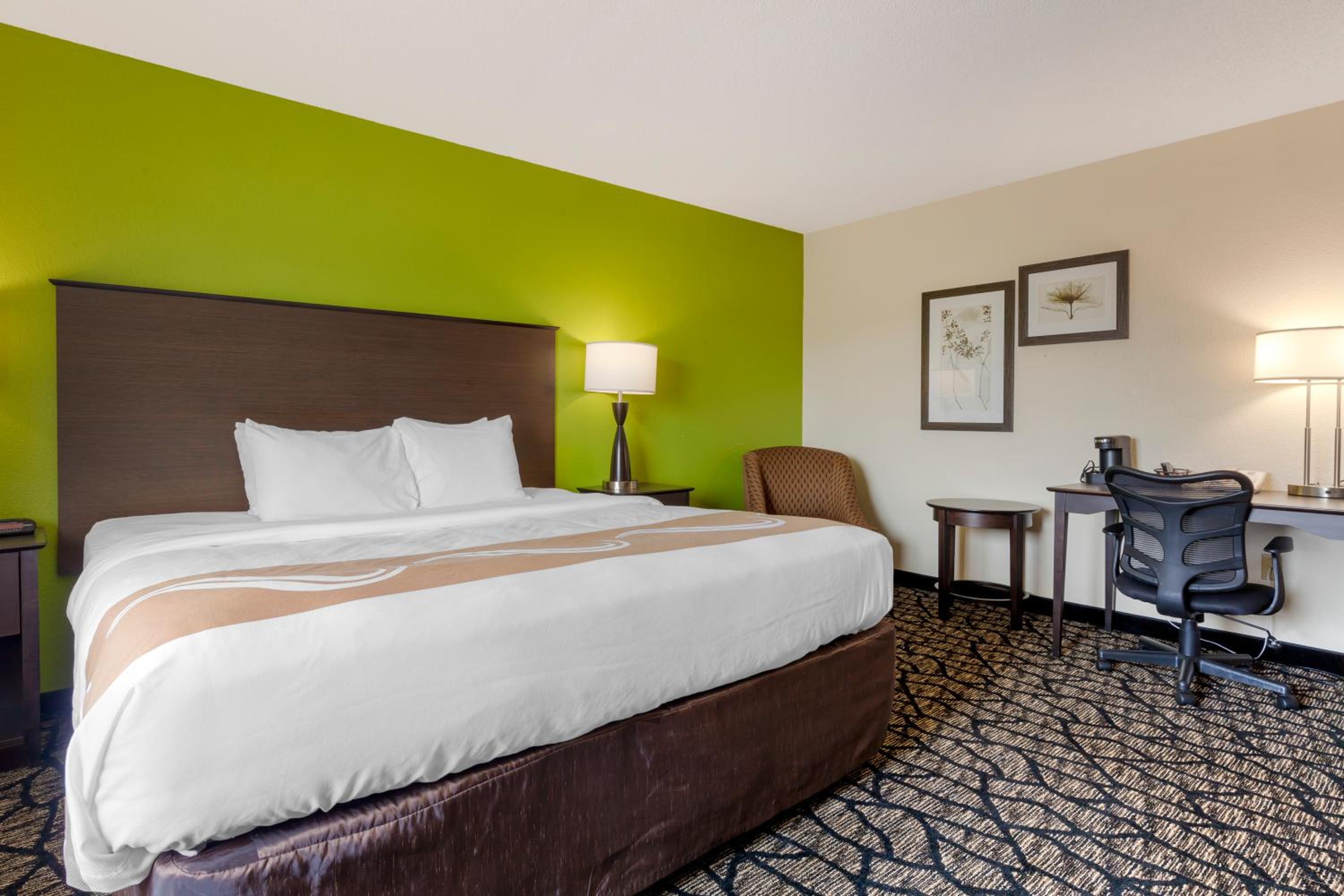 Quality Inn Oshkosh Aviation Park