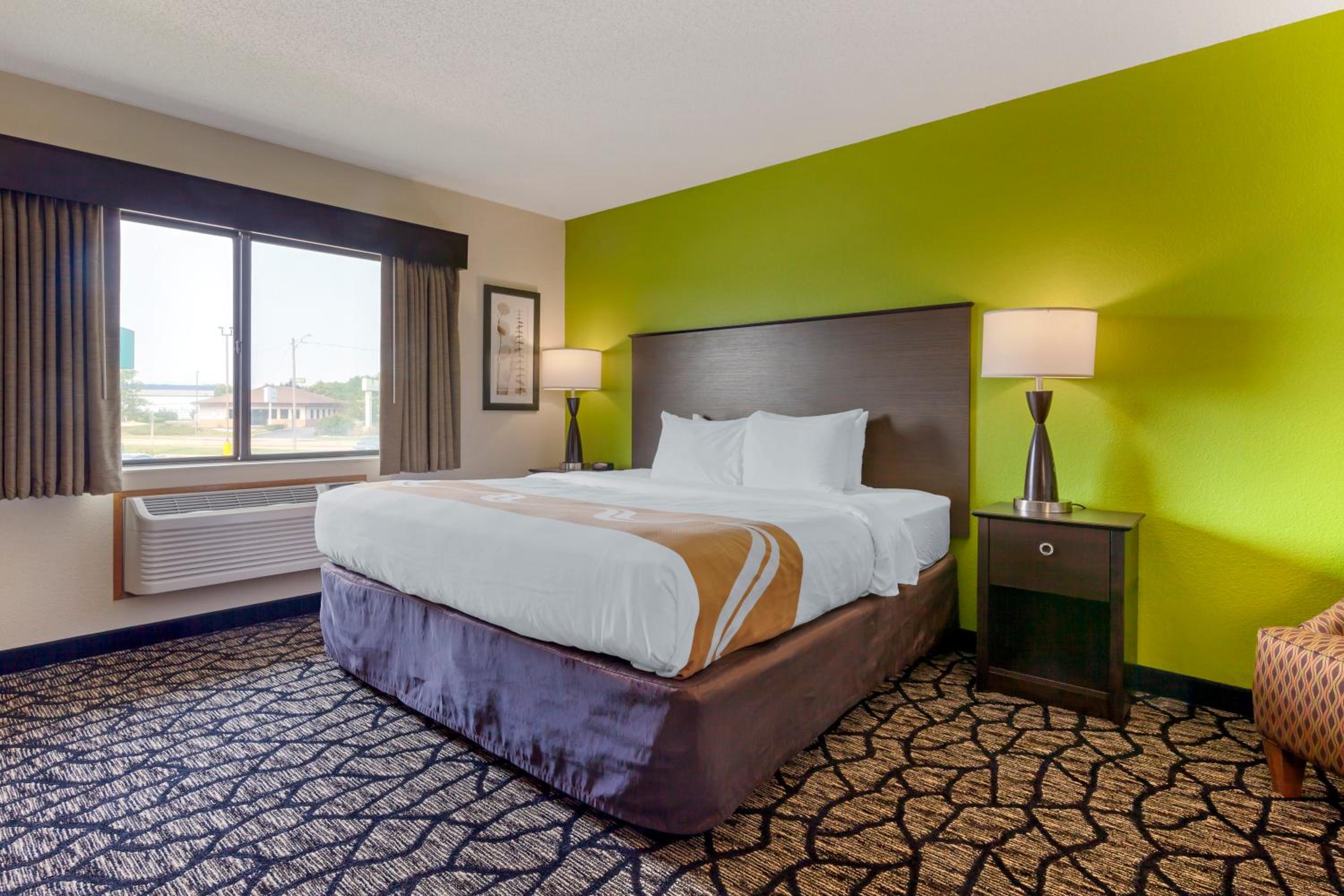 Quality Inn Oshkosh Aviation Park