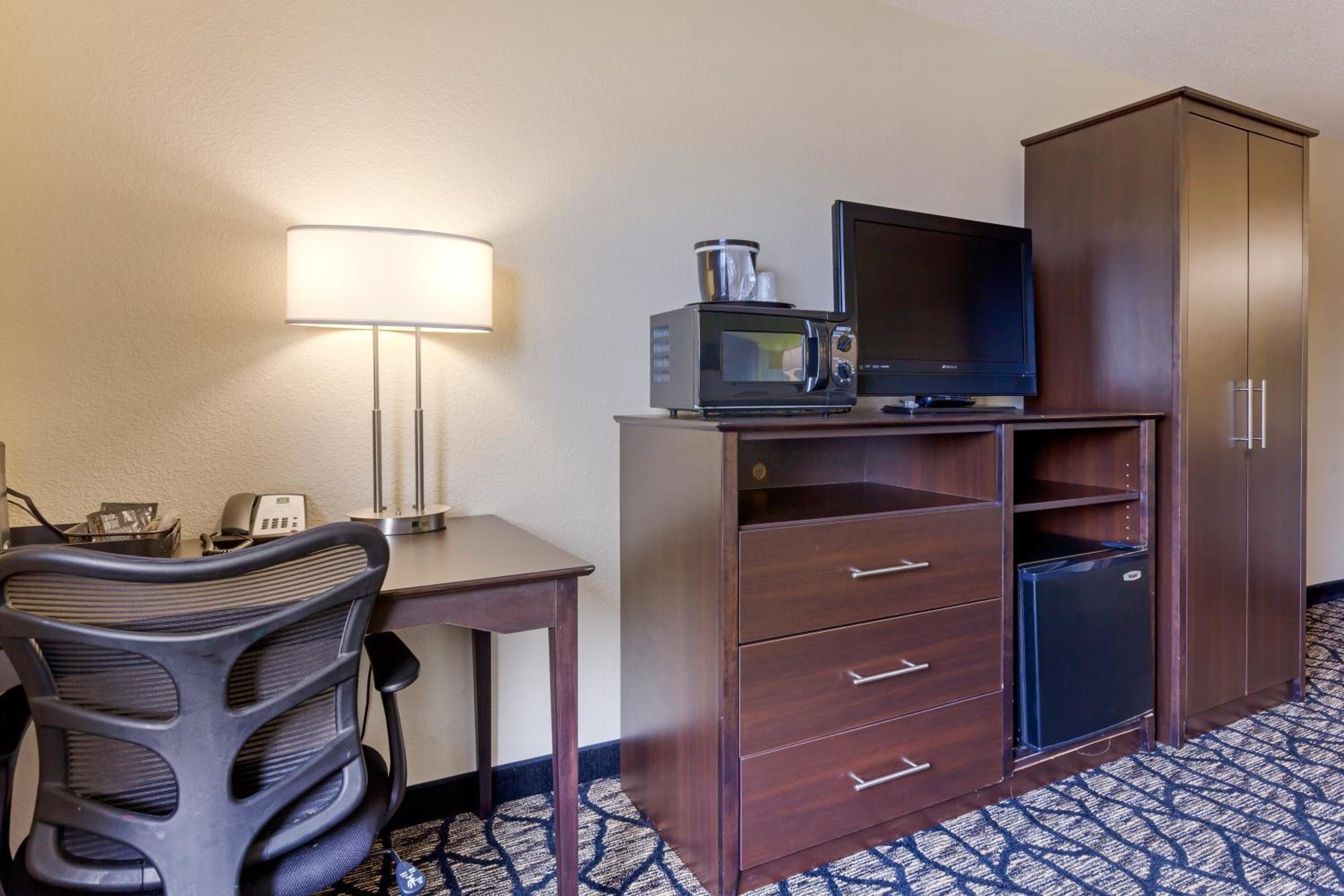 Quality Inn Oshkosh Aviation Park