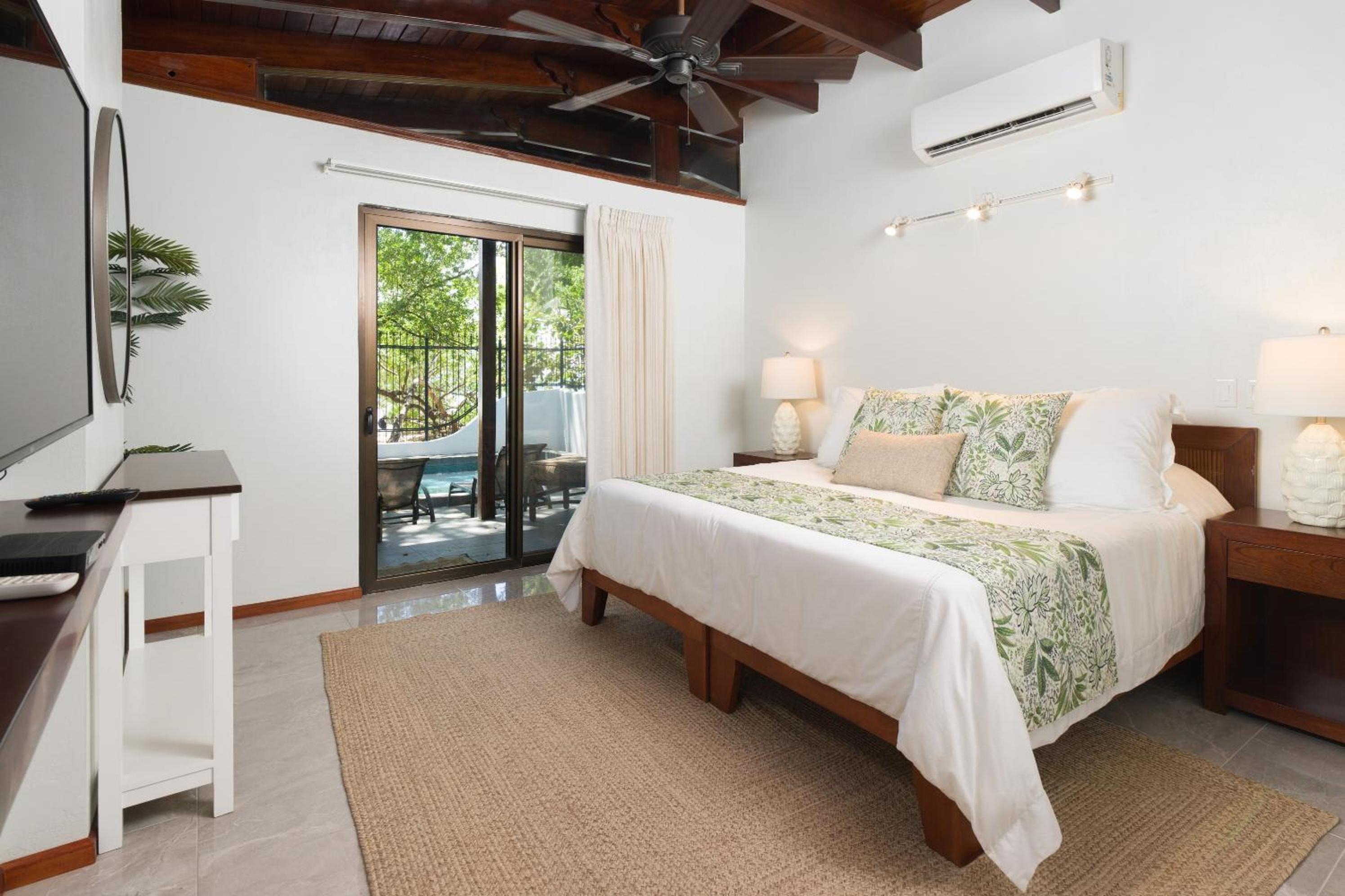 Casa Woodbine Private House on Tamarindo Beach