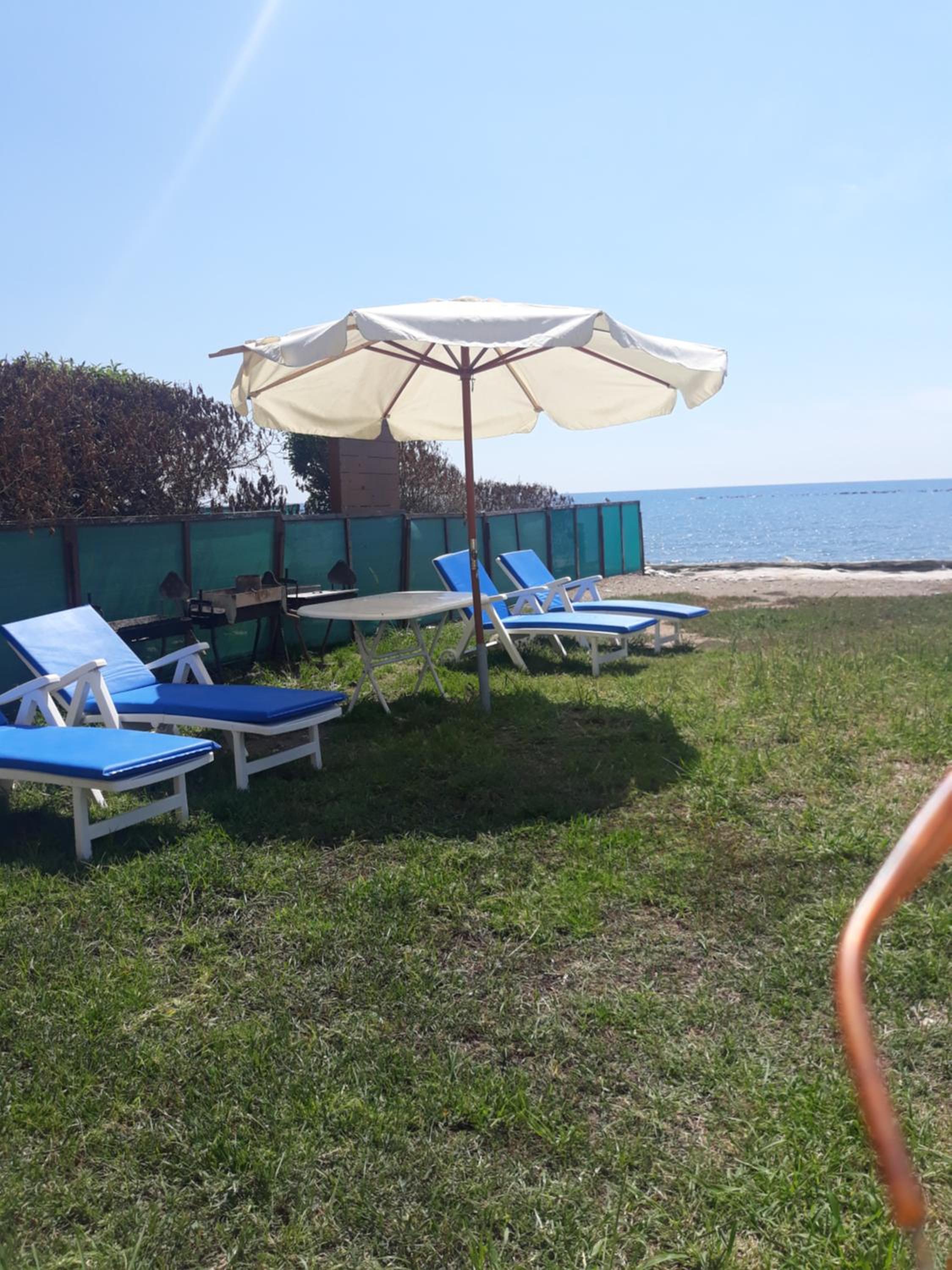 SEAFRONT BEACH PARTY VILLA