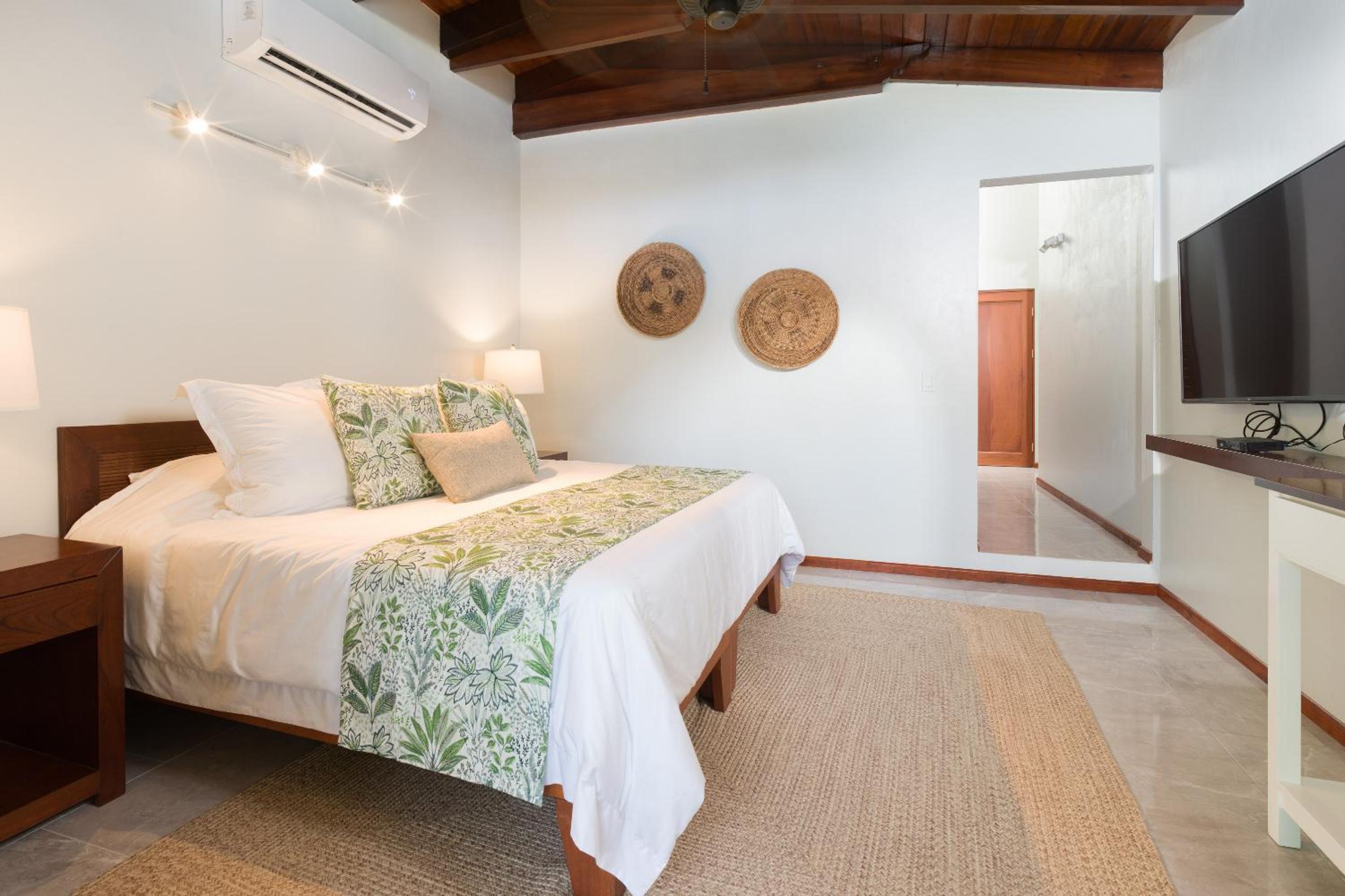 Casa Woodbine Private House on Tamarindo Beach