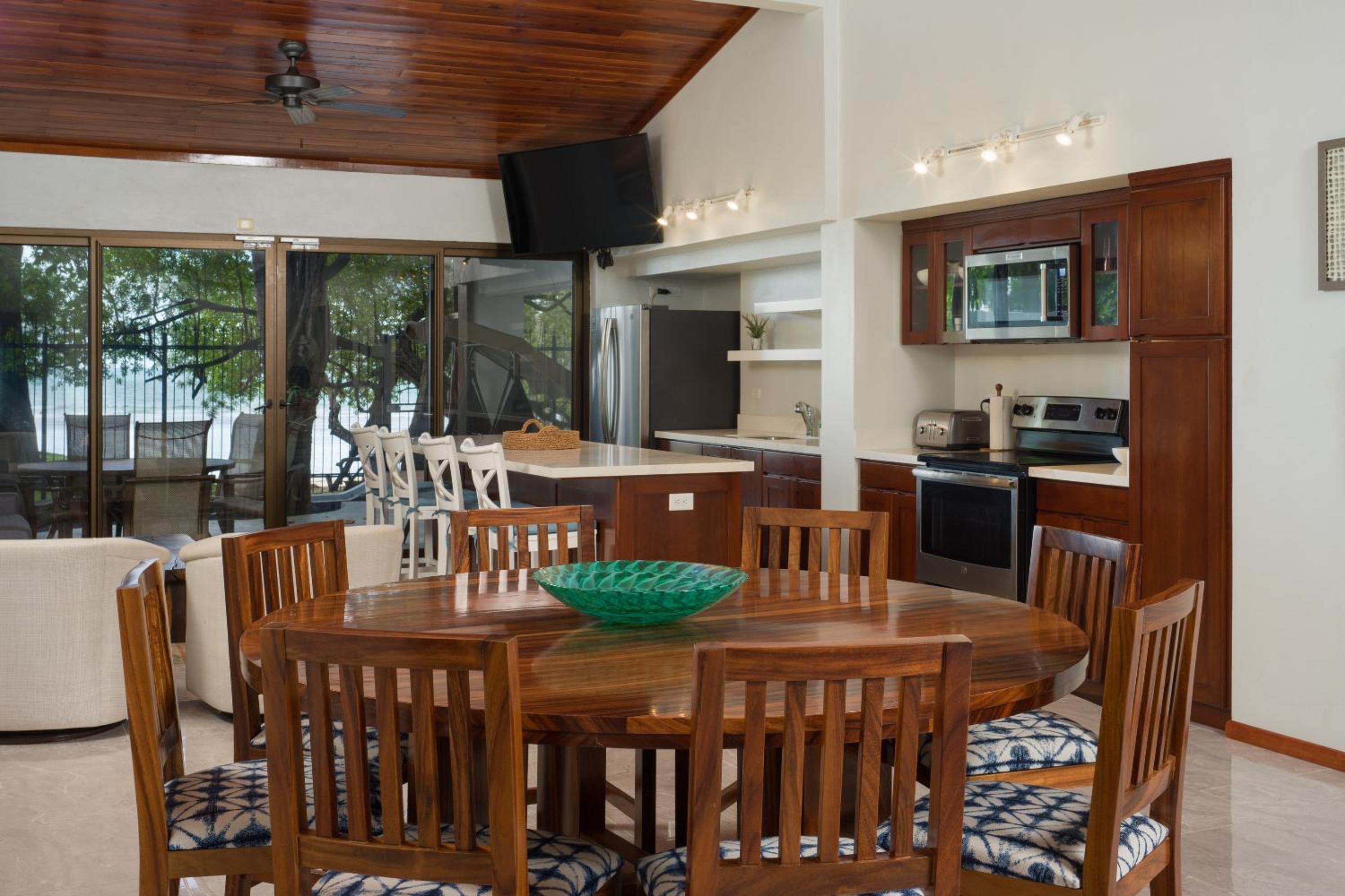 Casa Woodbine Private House on Tamarindo Beach
