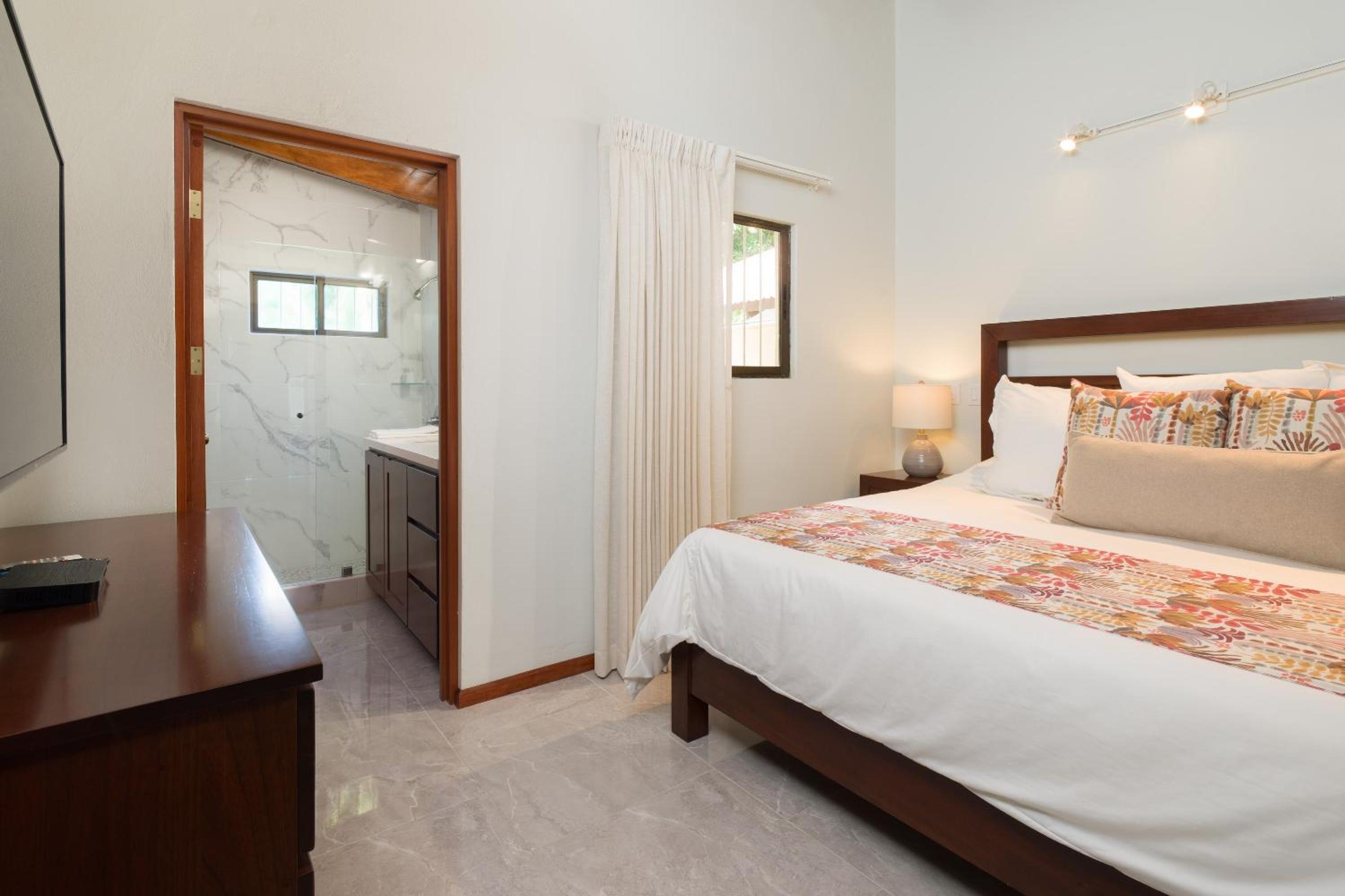 Casa Woodbine Private House on Tamarindo Beach