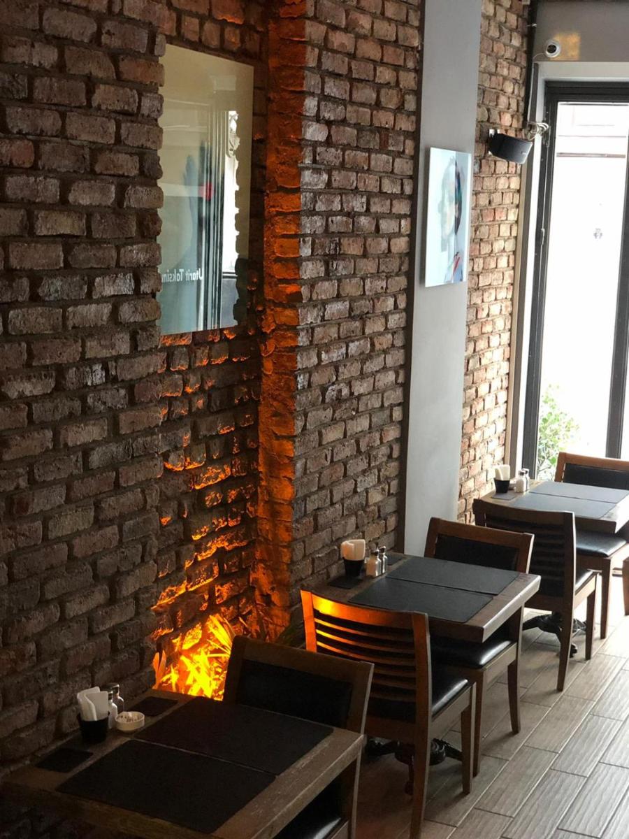 restaurant
