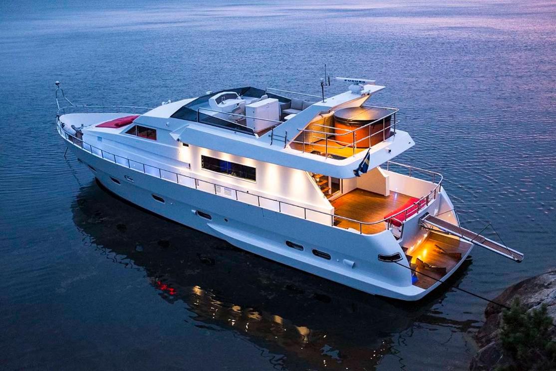 Nice VIP Cabin in a Luxurious Yacht photo 3