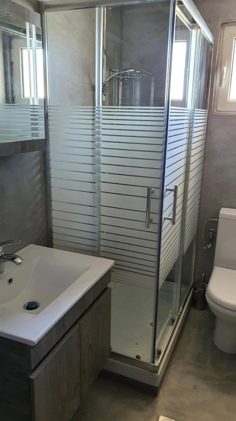 Theos Apartment photo 4