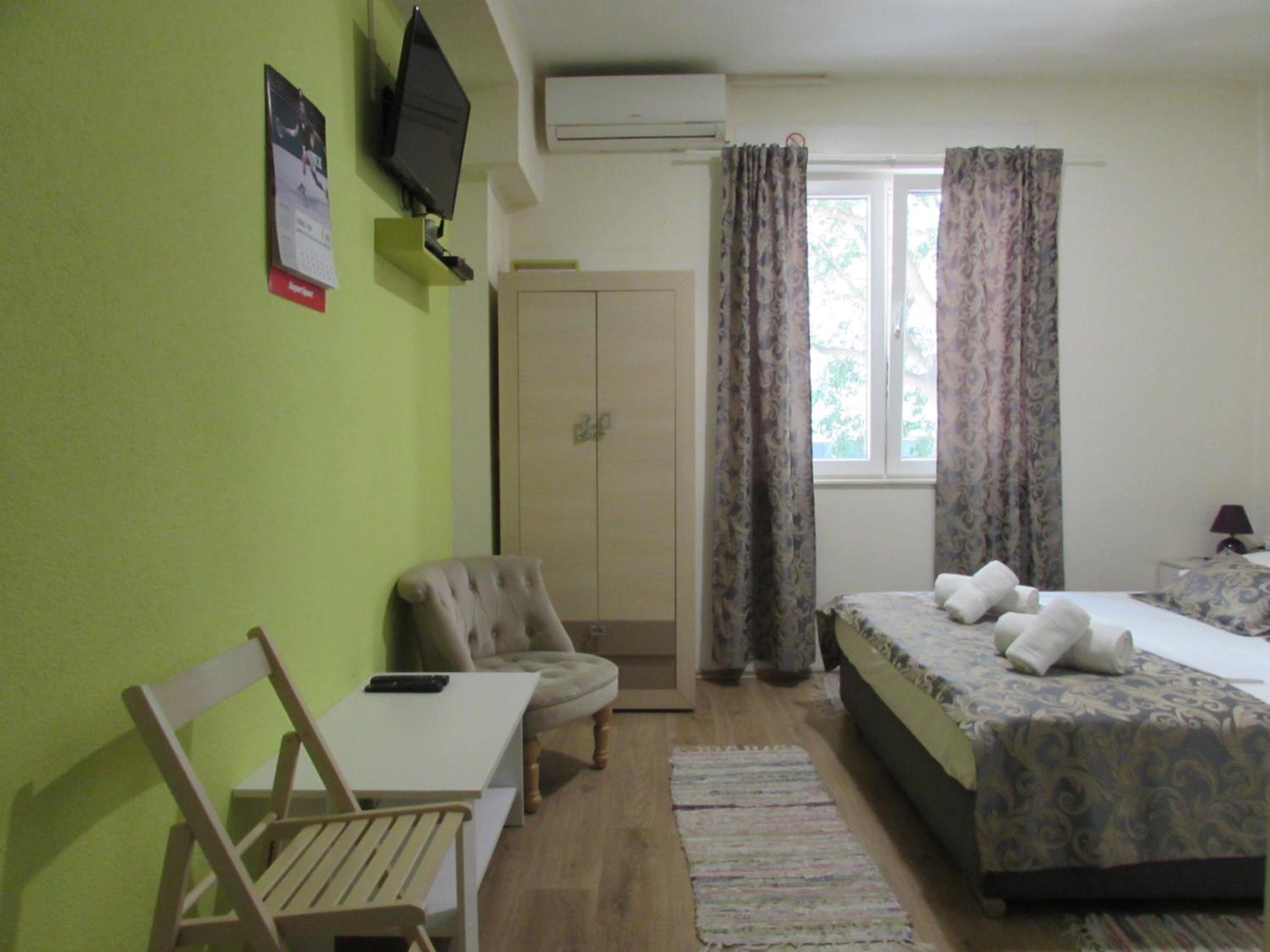 Photo 9