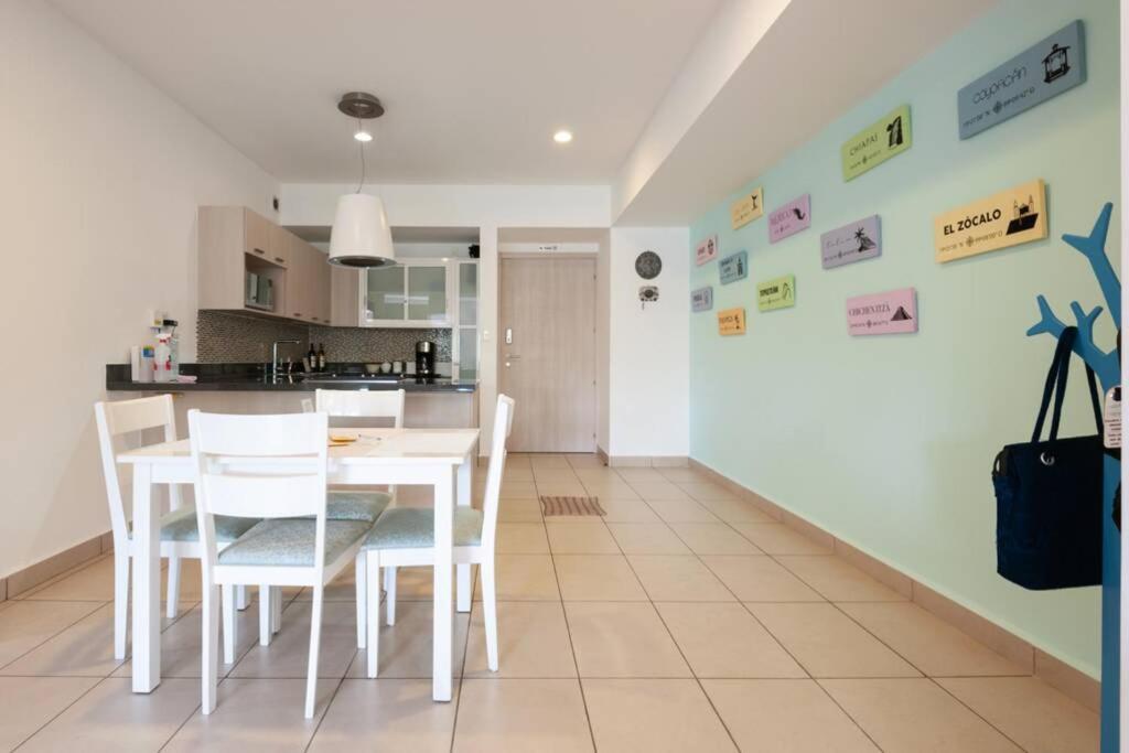 Lavish & Vibrant Apt. Bellas Artes Palace and Park View