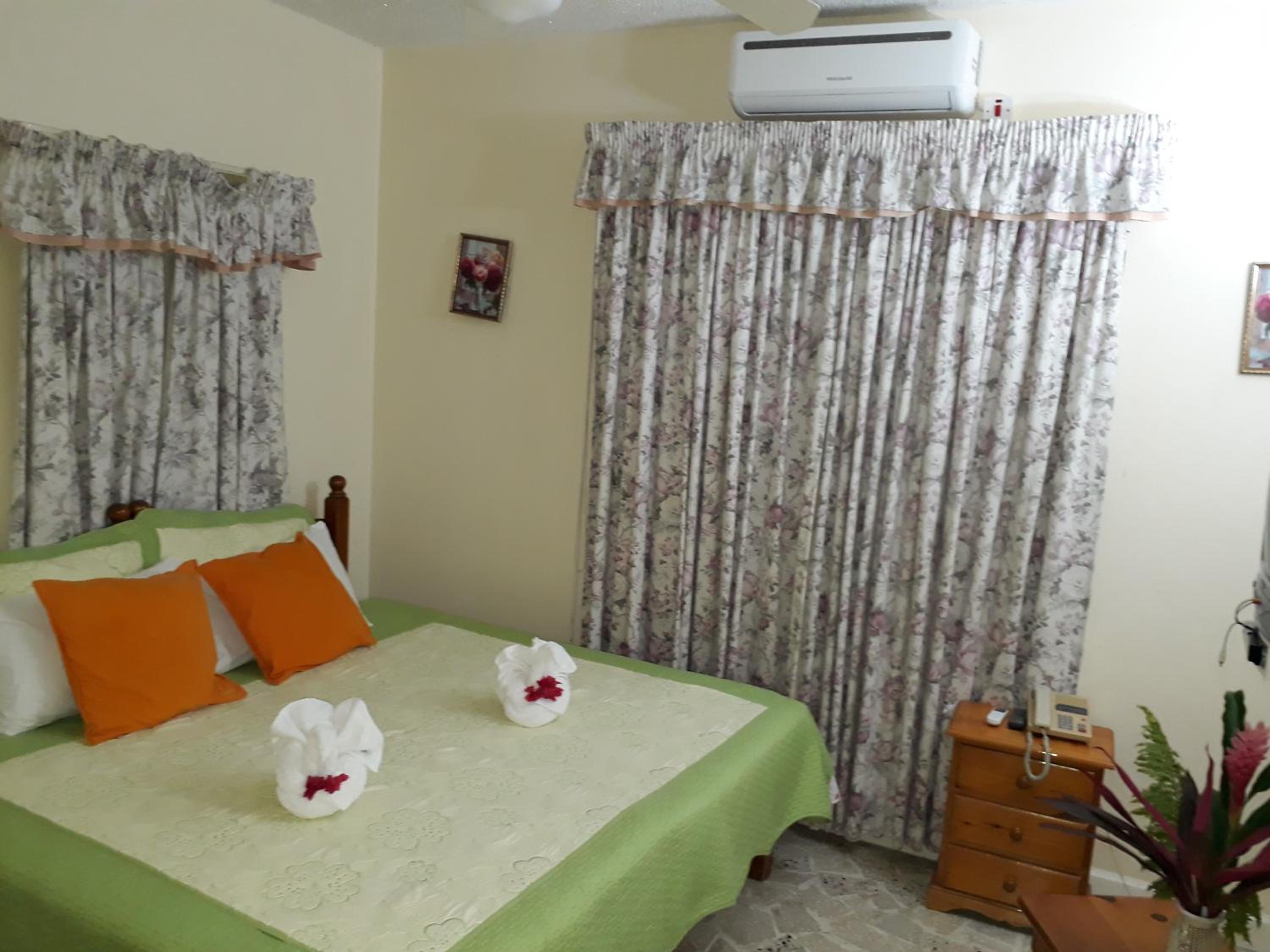 Paradise Inn