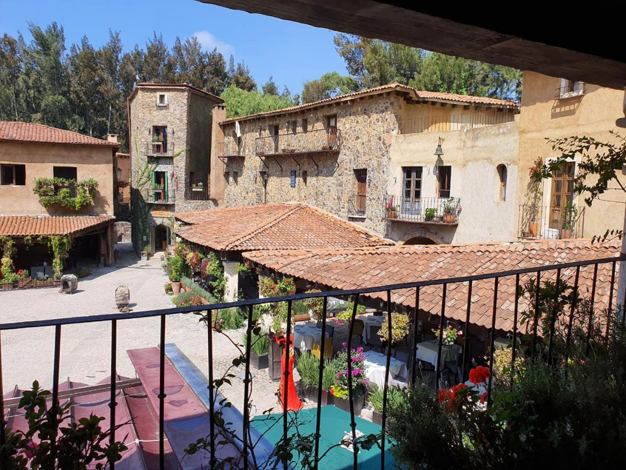 Hotel Canaria - Image 1