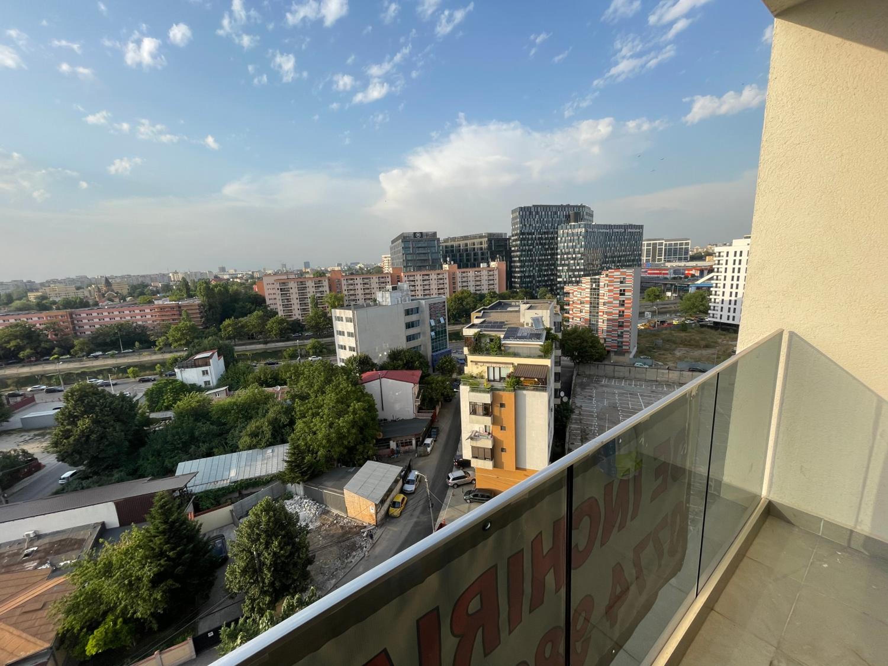 Emerald Luxury Apartment Near Presidential Palace