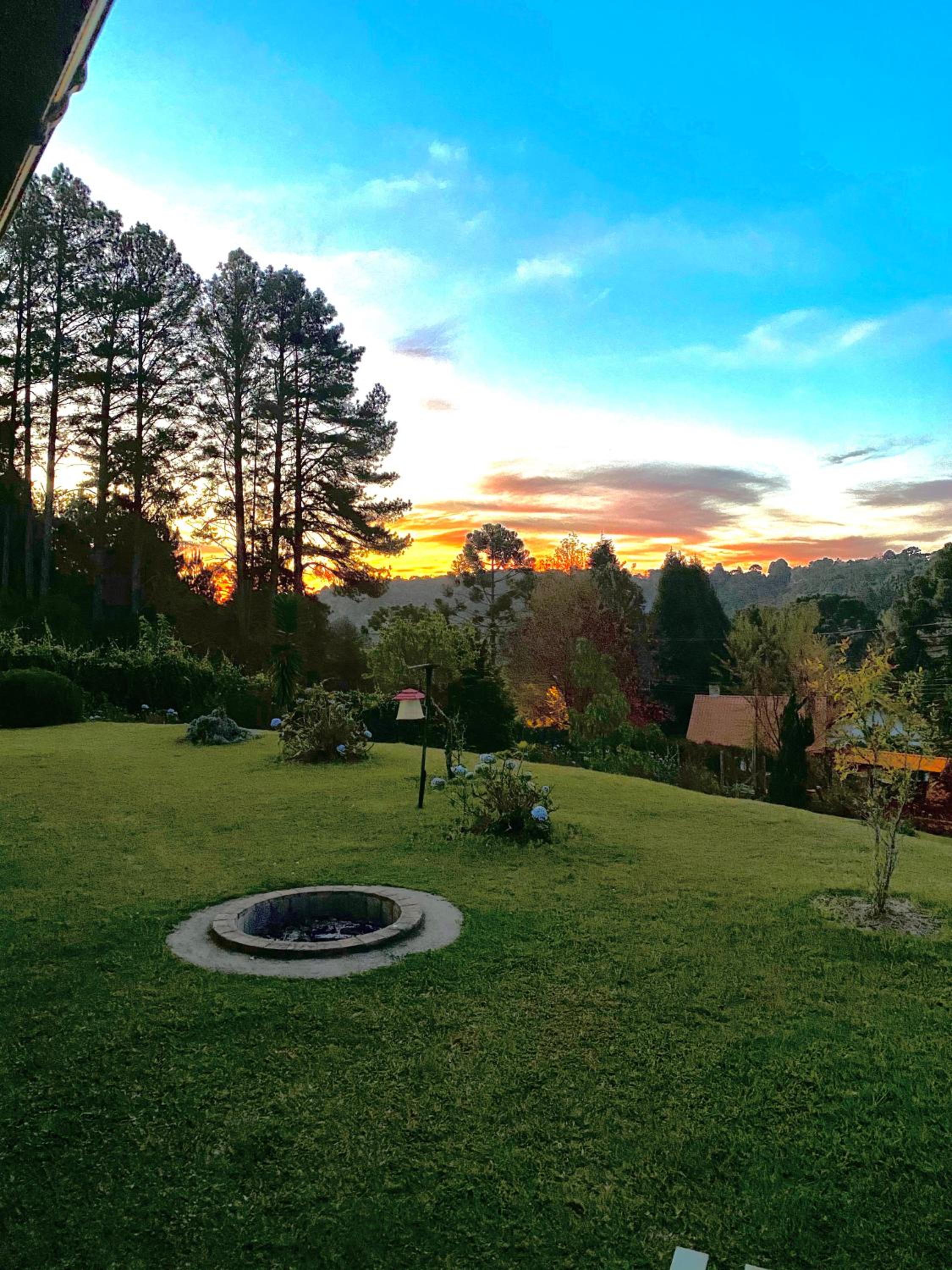 Refúgio de Montanha em Monte Verde para Famílias e Amigos com 4 Suítes