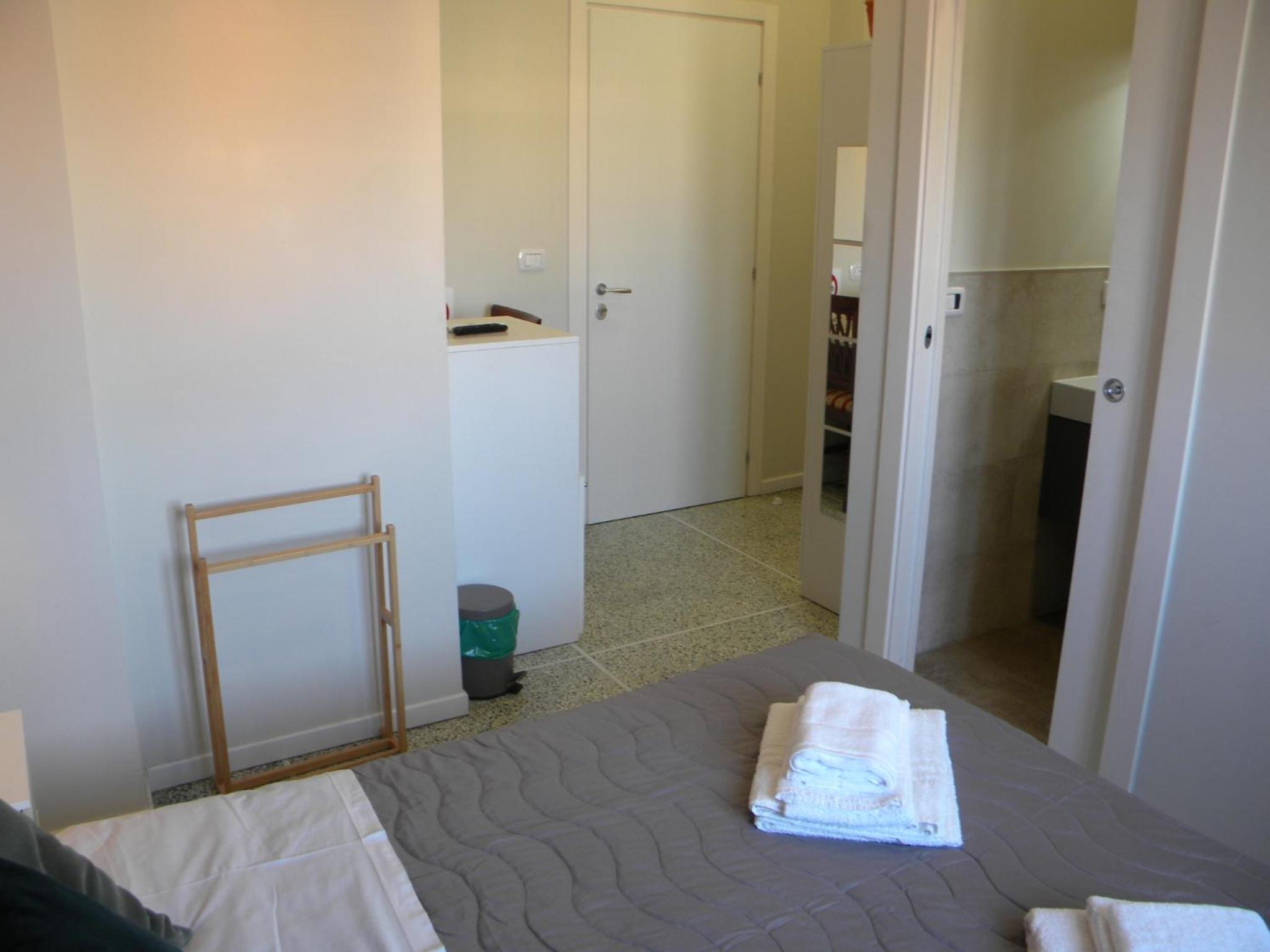 Photo 33