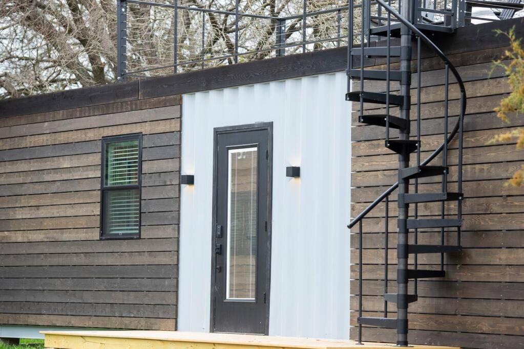 The Newtonian Tiny Container Home near Magnolia view 3
