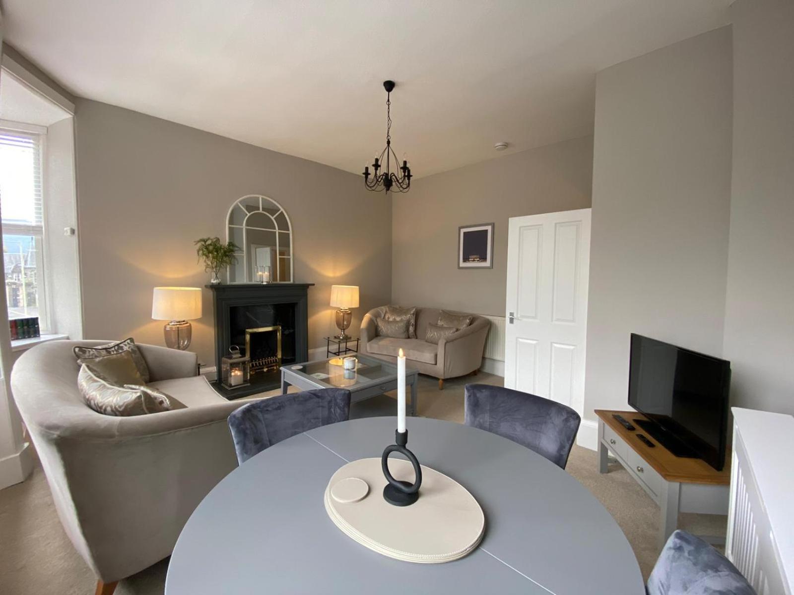 Two Bedroom Entire Apartment in Birnam, neighbouring Dunkeld view 4