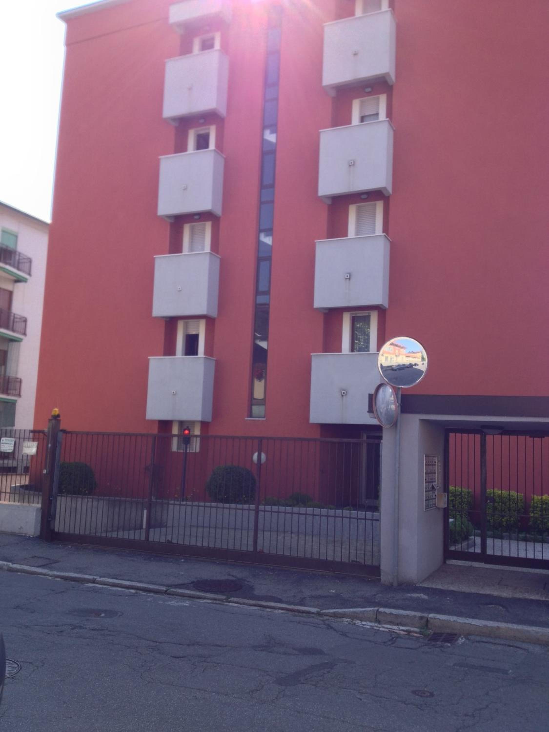 Appartamento Aleph with private parking, next train station
