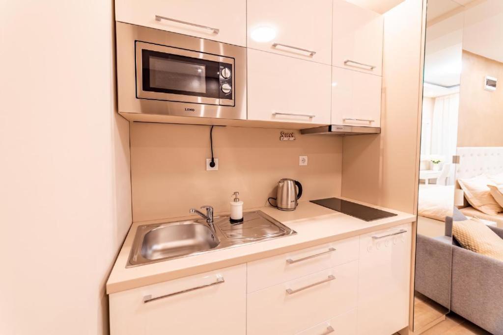 Ivi Place Apartments view 2
