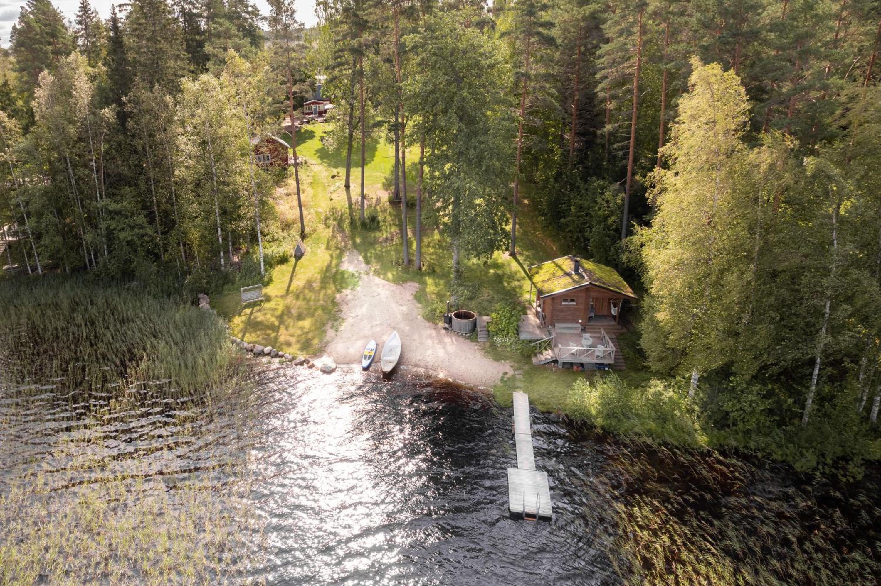 Beautifully renovated lakeside red cottage view 5
