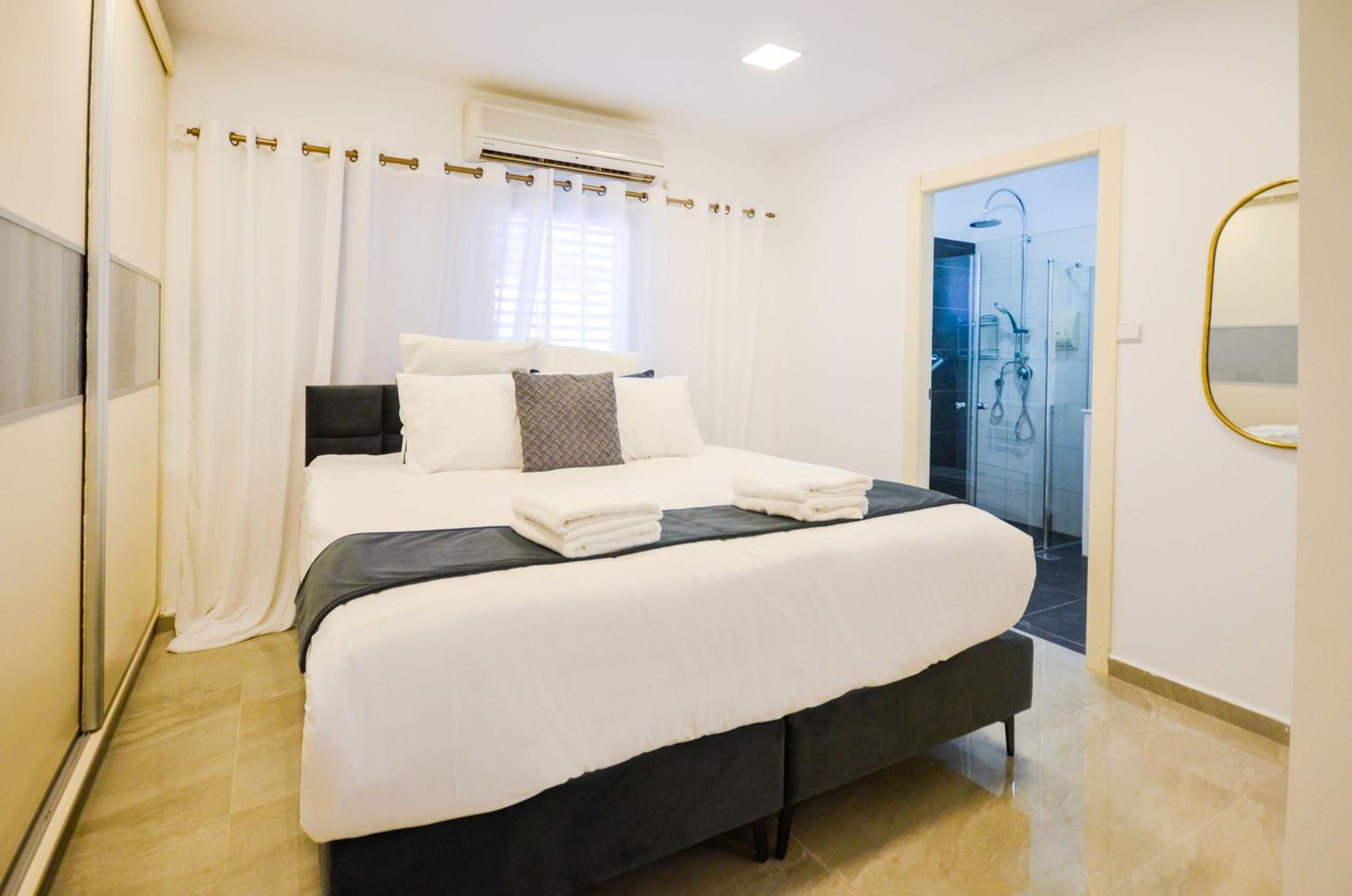 YalaRent Green Garden Villa with Private Pool view 2
