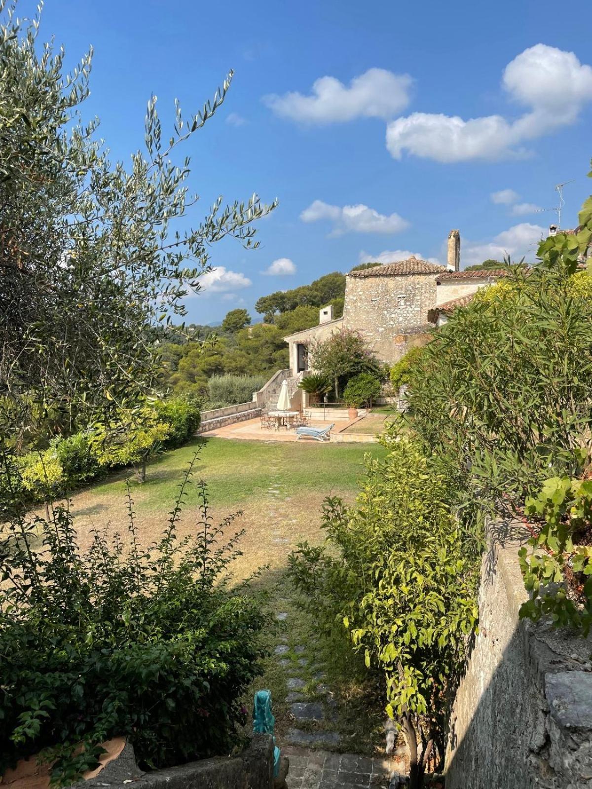 La Petite Maison view 4