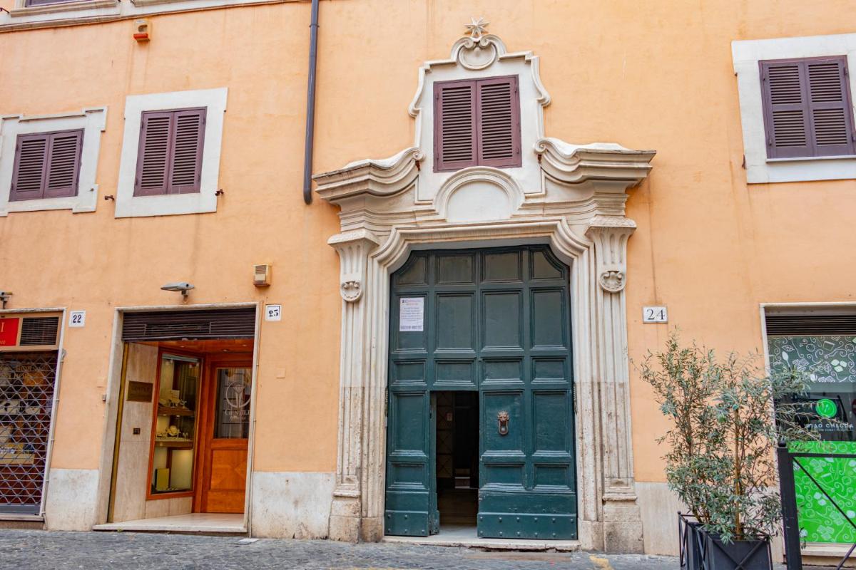 The Best Rent - Piazza di Firenze Apartment photo 2
