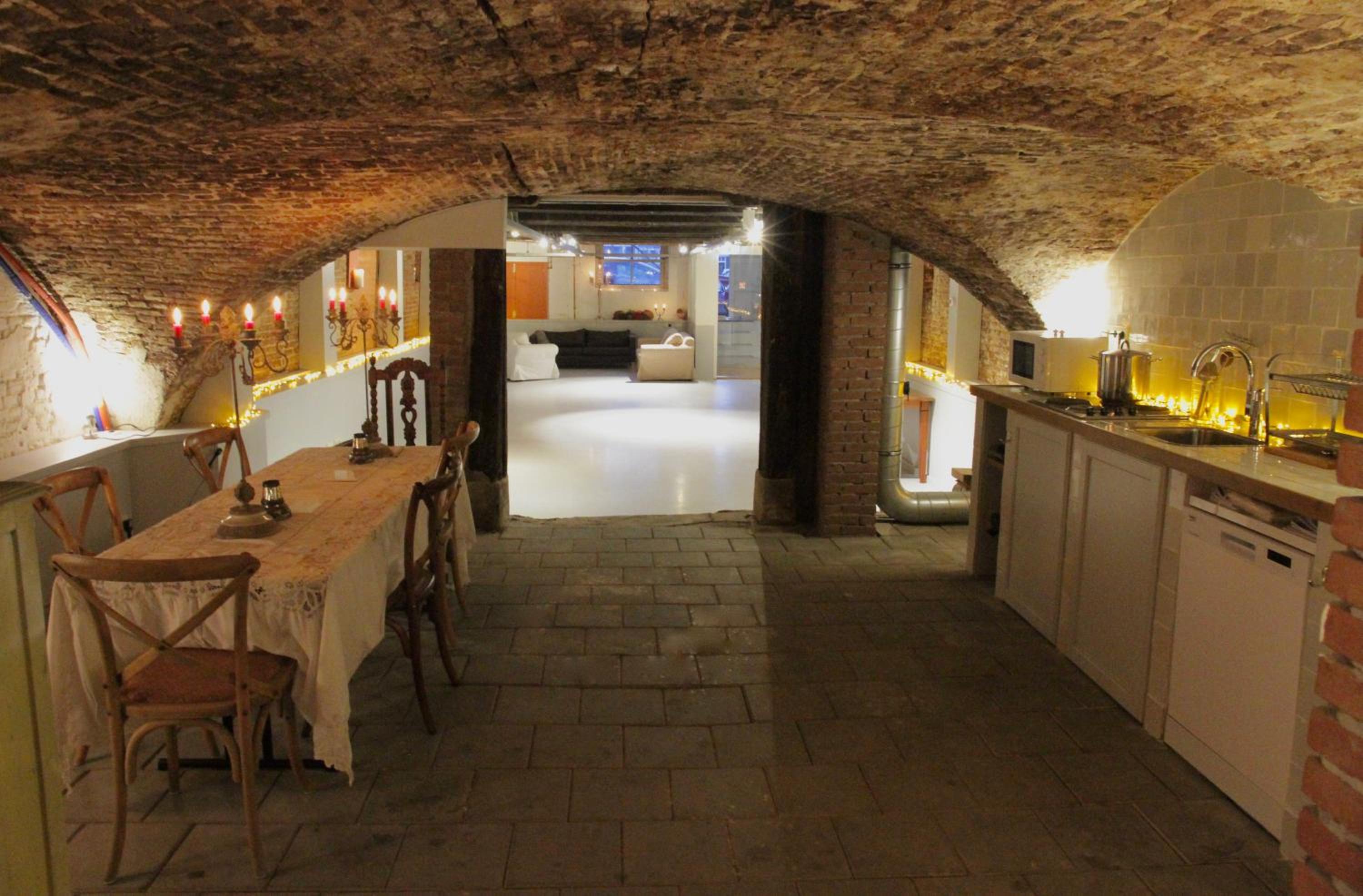 Top-notch apartment along canal in historic centre photo 4