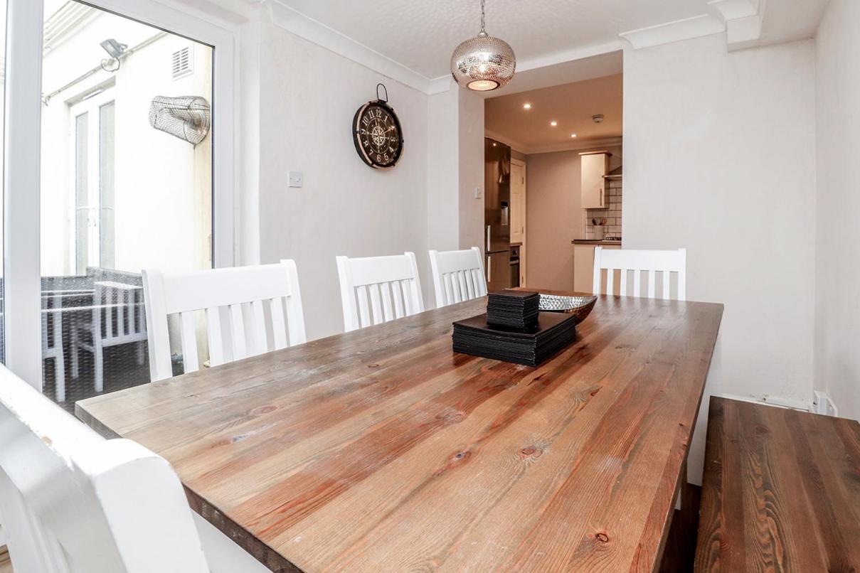 3 Queens Gardens Sea View Apartment view 2