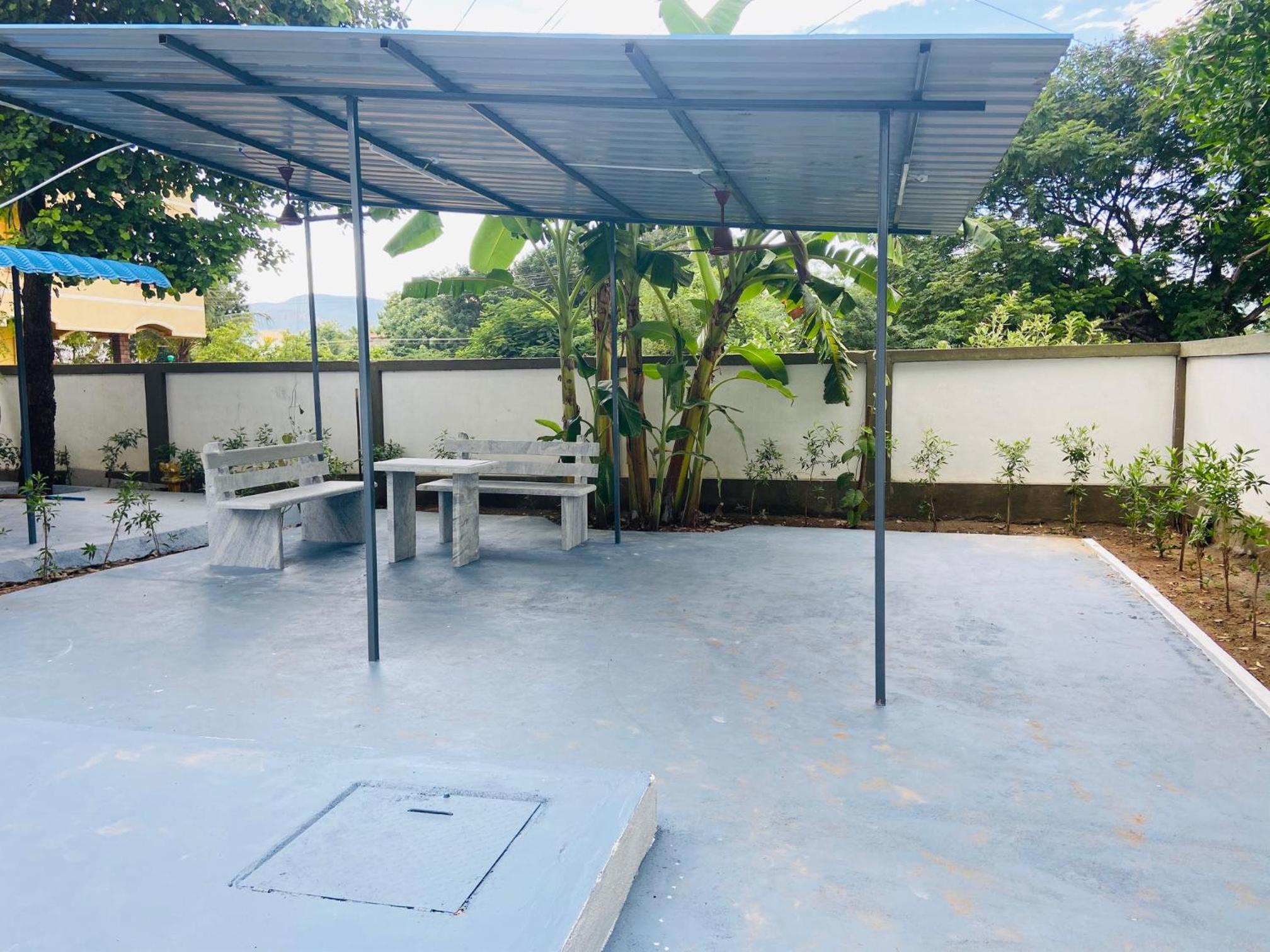Tirupati SVP Home Stay,Villa With Garden view 3