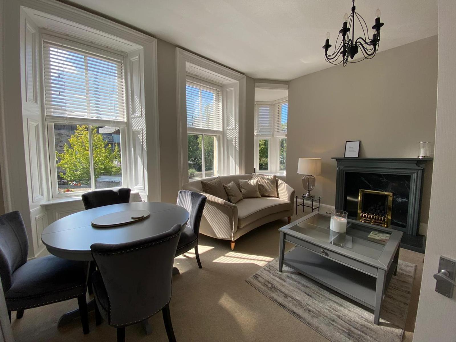 Two Bedroom Entire Apartment in Birnam, neighbouring Dunkeld view 2